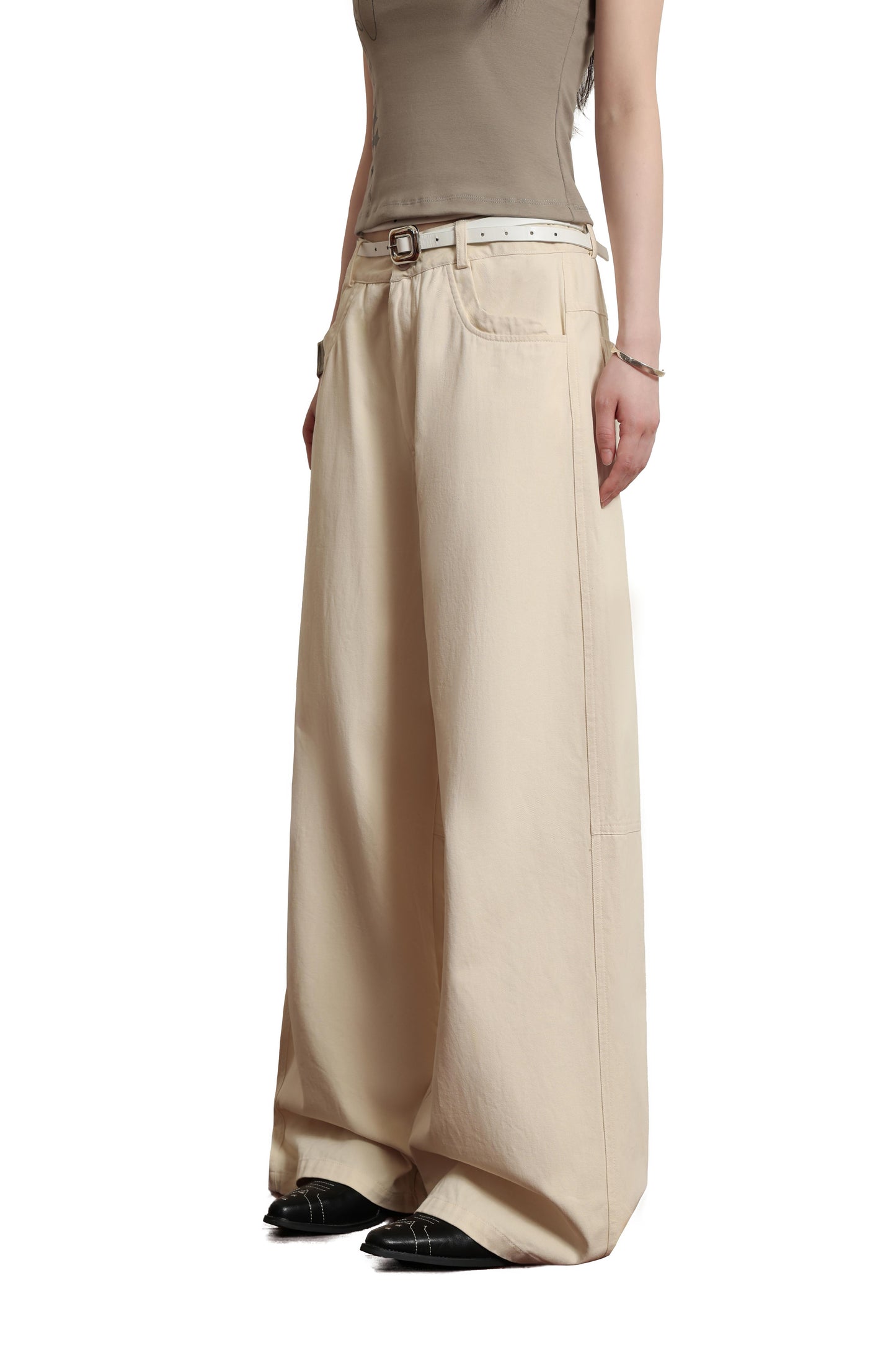 
                  
                    Flowy Straight-Leg Trousers Cream【L26-15CM】
                  
                