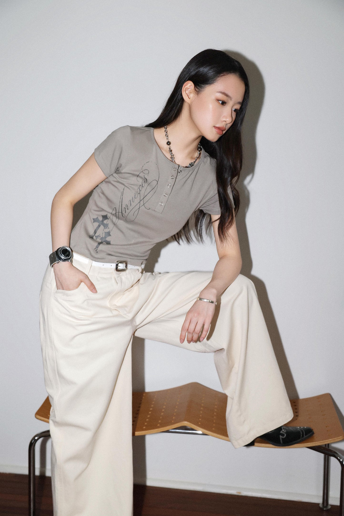 
                  
                    Easy Henry Neck Short Sleeve Tee Khaki【L26-17KA】
                  
                