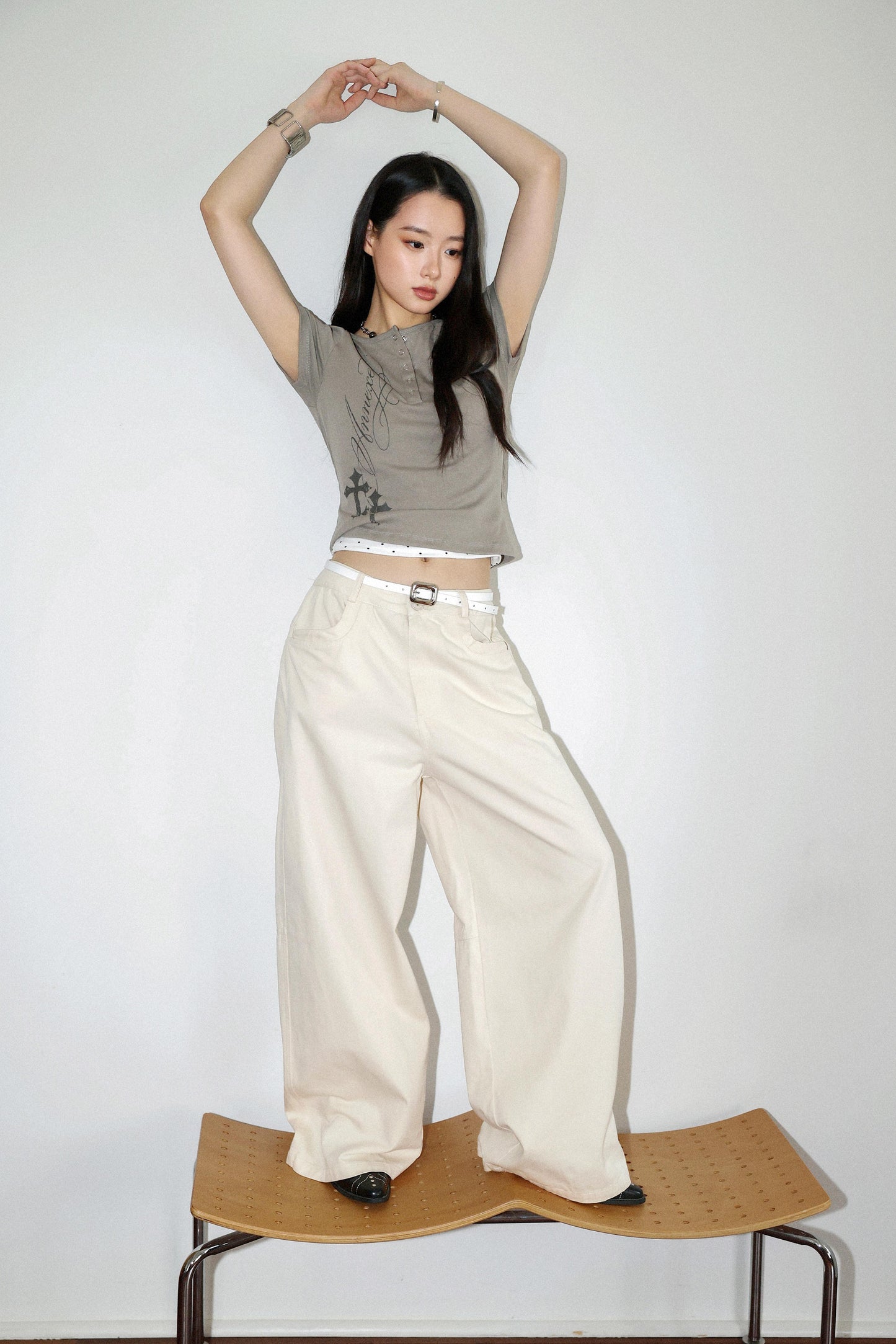 
                  
                    Flowy Straight-Leg Trousers Cream【L26-15CM】
                  
                
