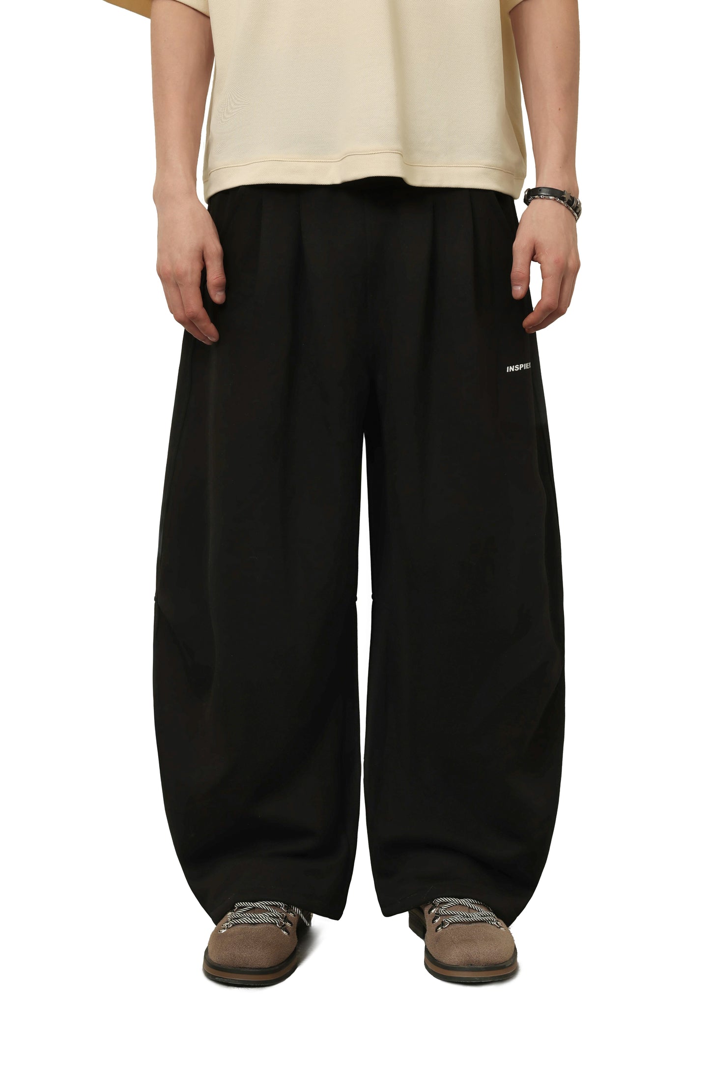 
                  
                    Wide Curved Sweat Pants Black【M26-13BK】
                  
                