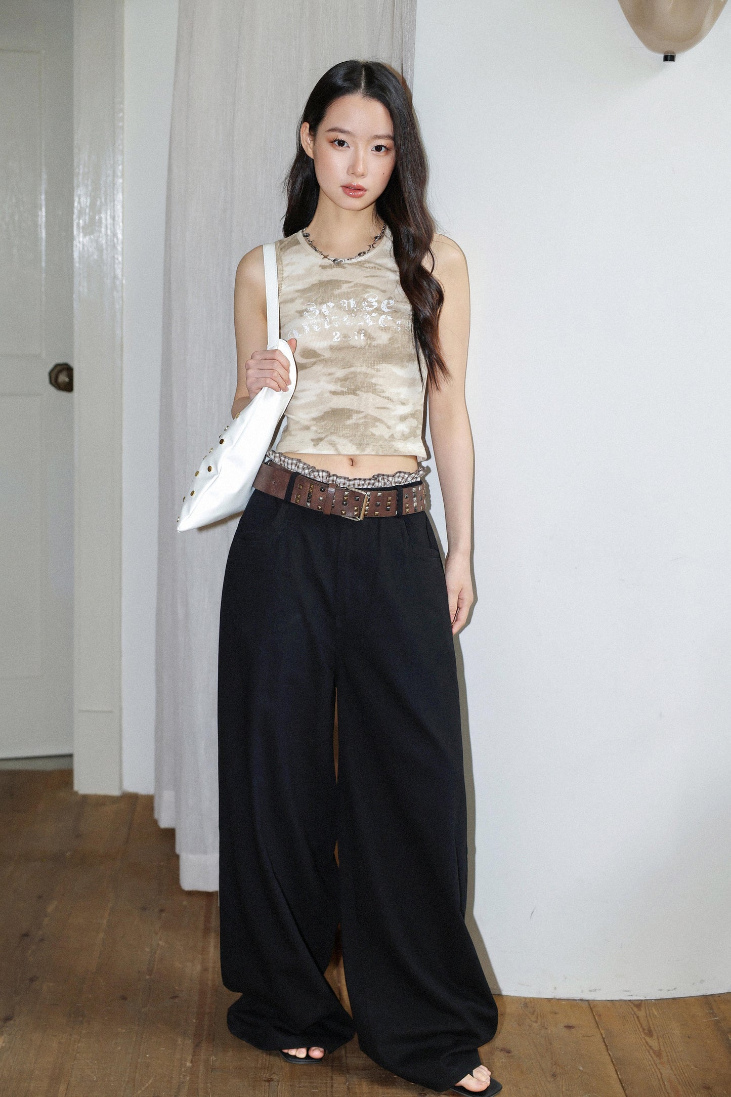 
                  
                    Flowy Straight-Leg Trousers Black【L26-15BK】
                  
                