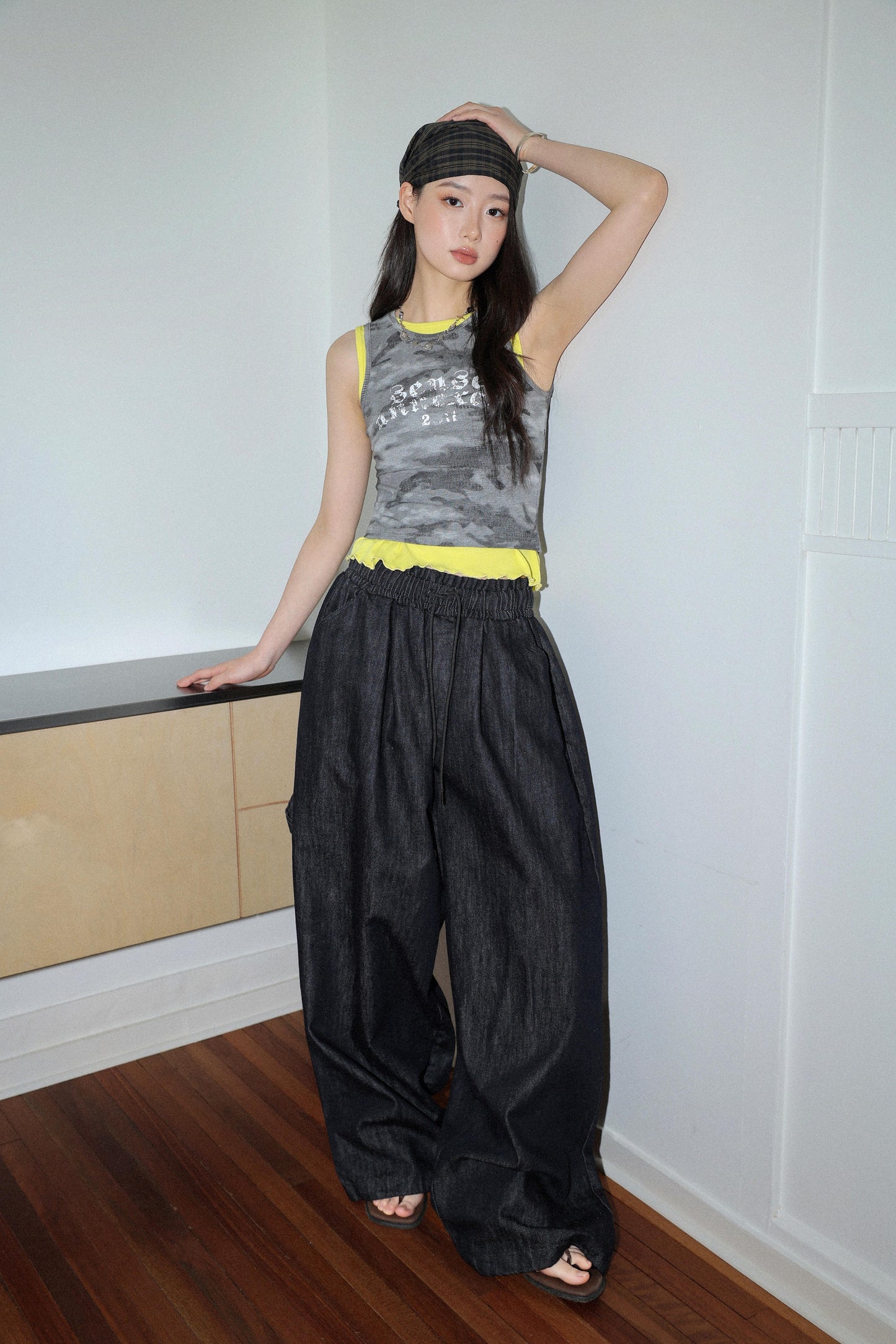 
                  
                    Emberoidered Nonfade Balloon Pants Black【L26-07BK】
                  
                