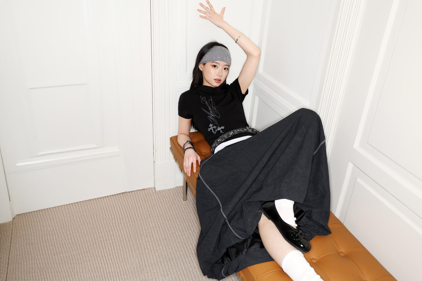 
                  
                    Pleated Slit Top Black【L26-16BK】
                  
                