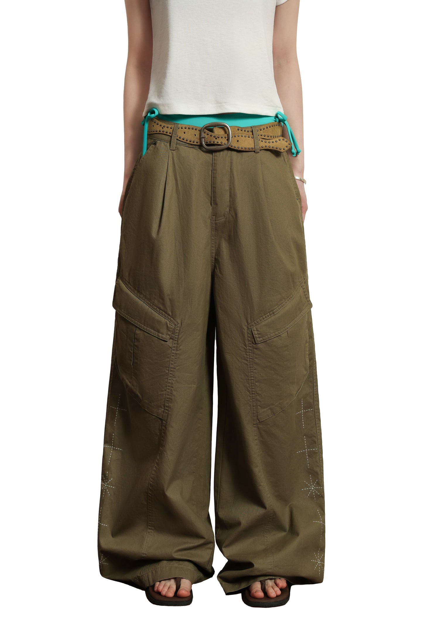 
                  
                    Nylon Cargo String Pants Khaki【L26-24KA】
                  
                