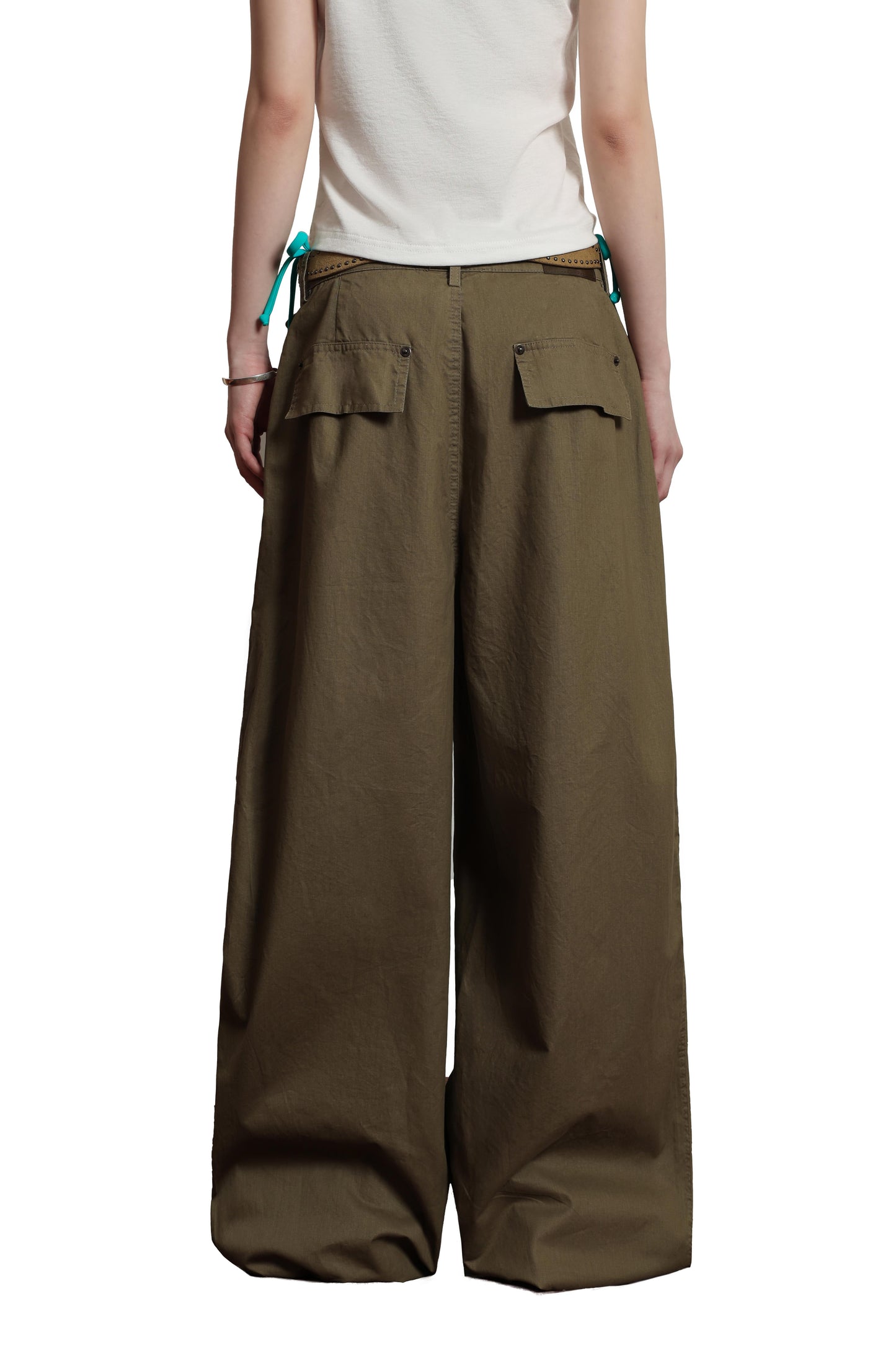
                  
                    Nylon Cargo String Pants Khaki【L26-24KA】
                  
                