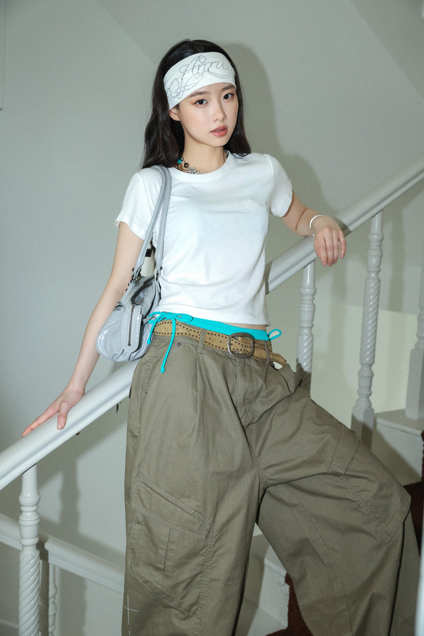
                  
                    Logo Crop Top White【L26-T09WH】
                  
                