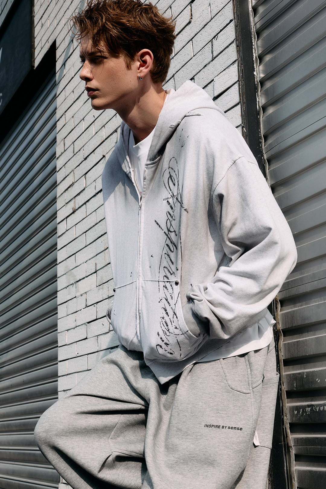 
                  
                    Wash Fade Zip Hoodie Ash Grey【M26-26AG】
                  
                