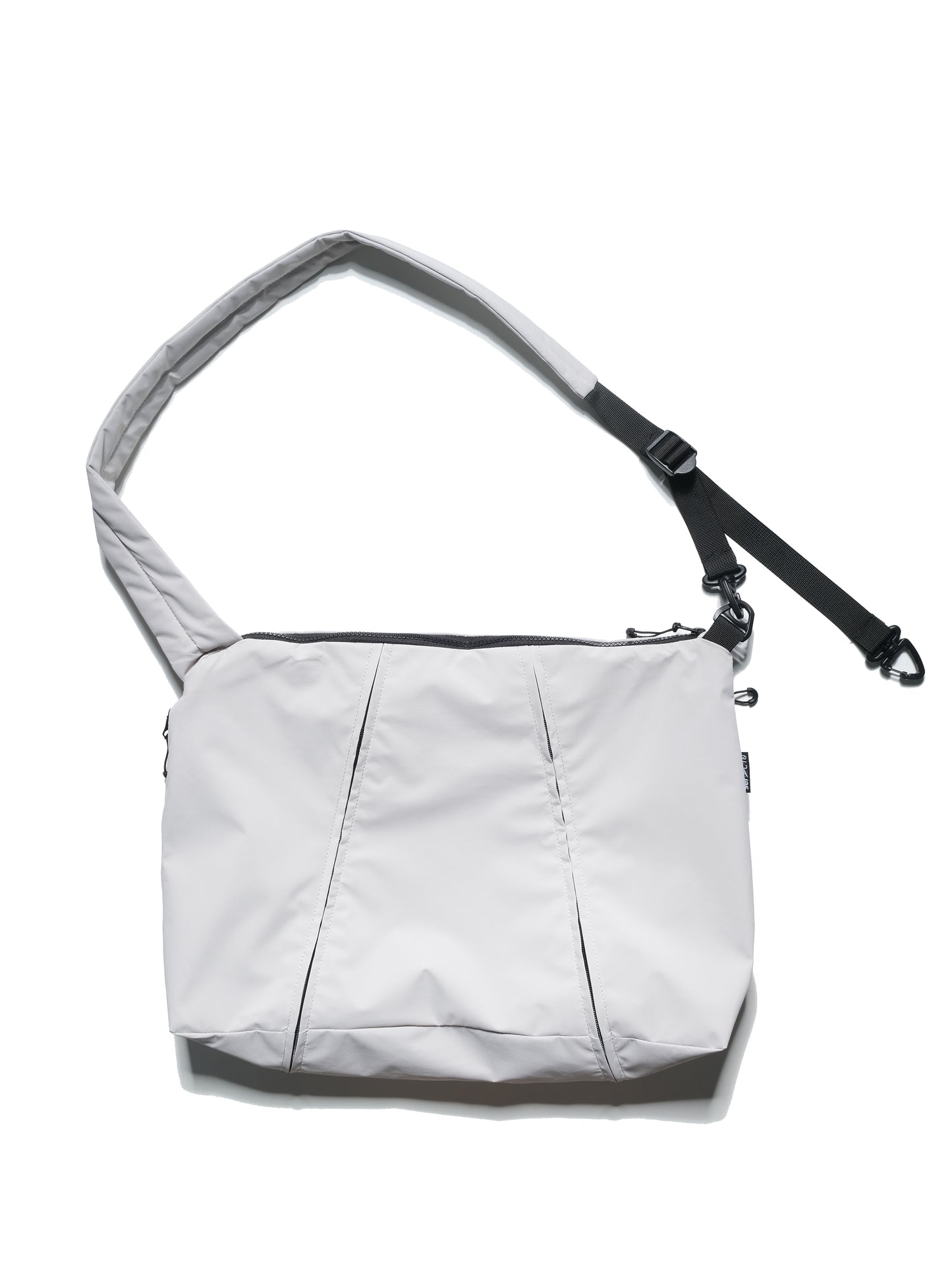 
                  
                    octo gambol x sense Expandable Bag Bright Grey【S25-OS-BBG】
                  
                