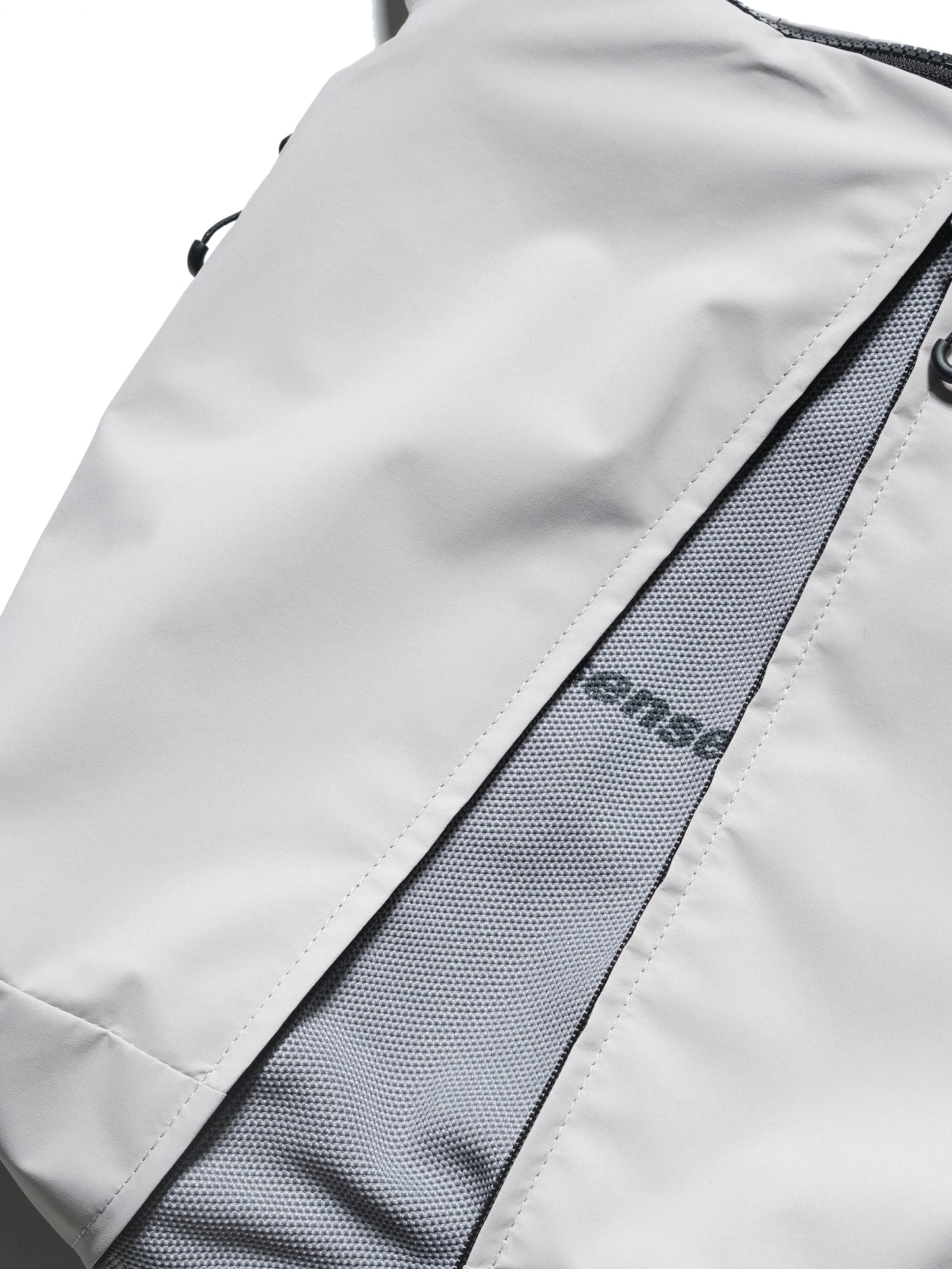 
                  
                    octo gambol x sense Expandable Bag Bright Grey【S25-OS-BBG】
                  
                
