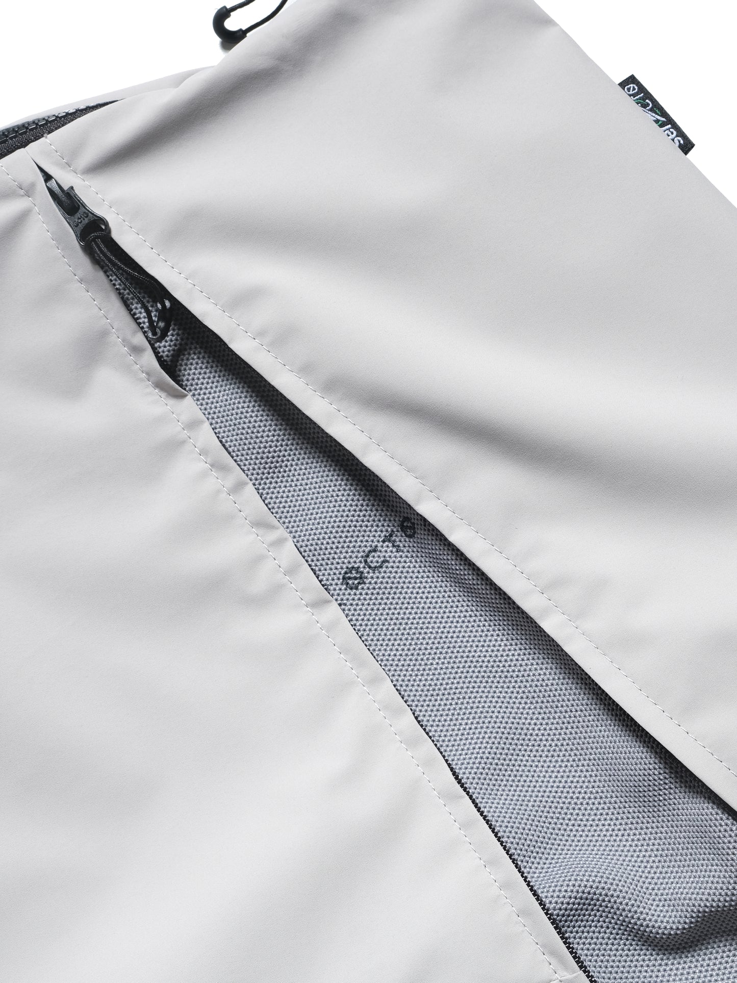 
                  
                    octo gambol x sense Expandable Bag Bright Grey【S25-OS-BBG】
                  
                