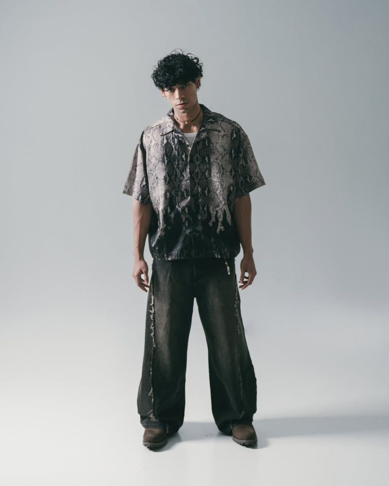
                  
                    Twist Seam Baggy Denim Jeans Charcoal【L25-05CH】
                  
                