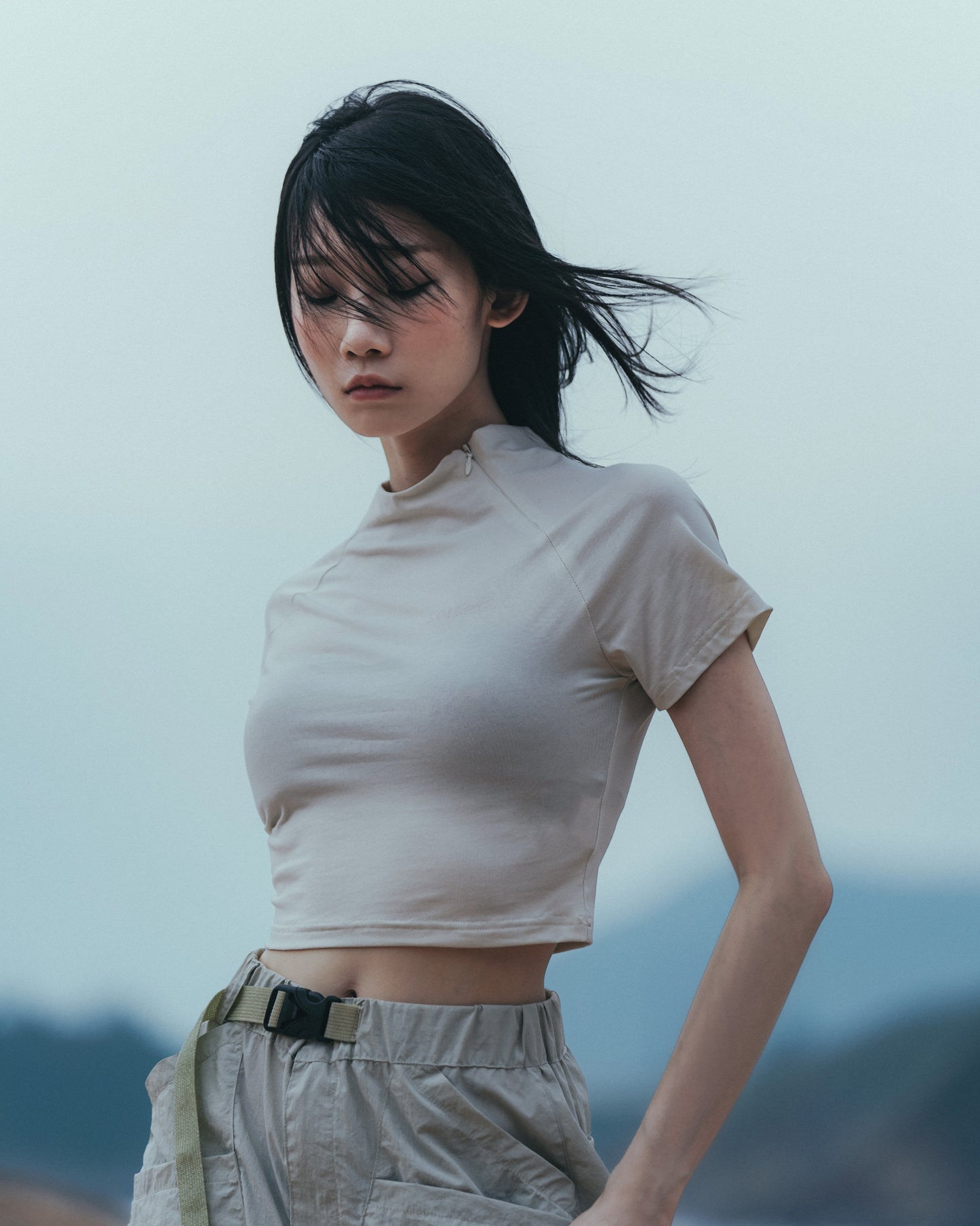 
                  
                    octo gambol x sense Zip Cropped Top Cream【S25-OS-WT1CM】
                  
                