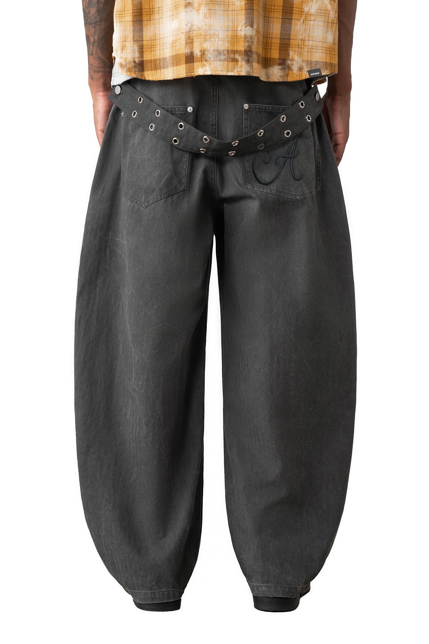 
                  
                    Embroidered Barrel Leg Pants Charcoal【L26-10CH】
                  
                