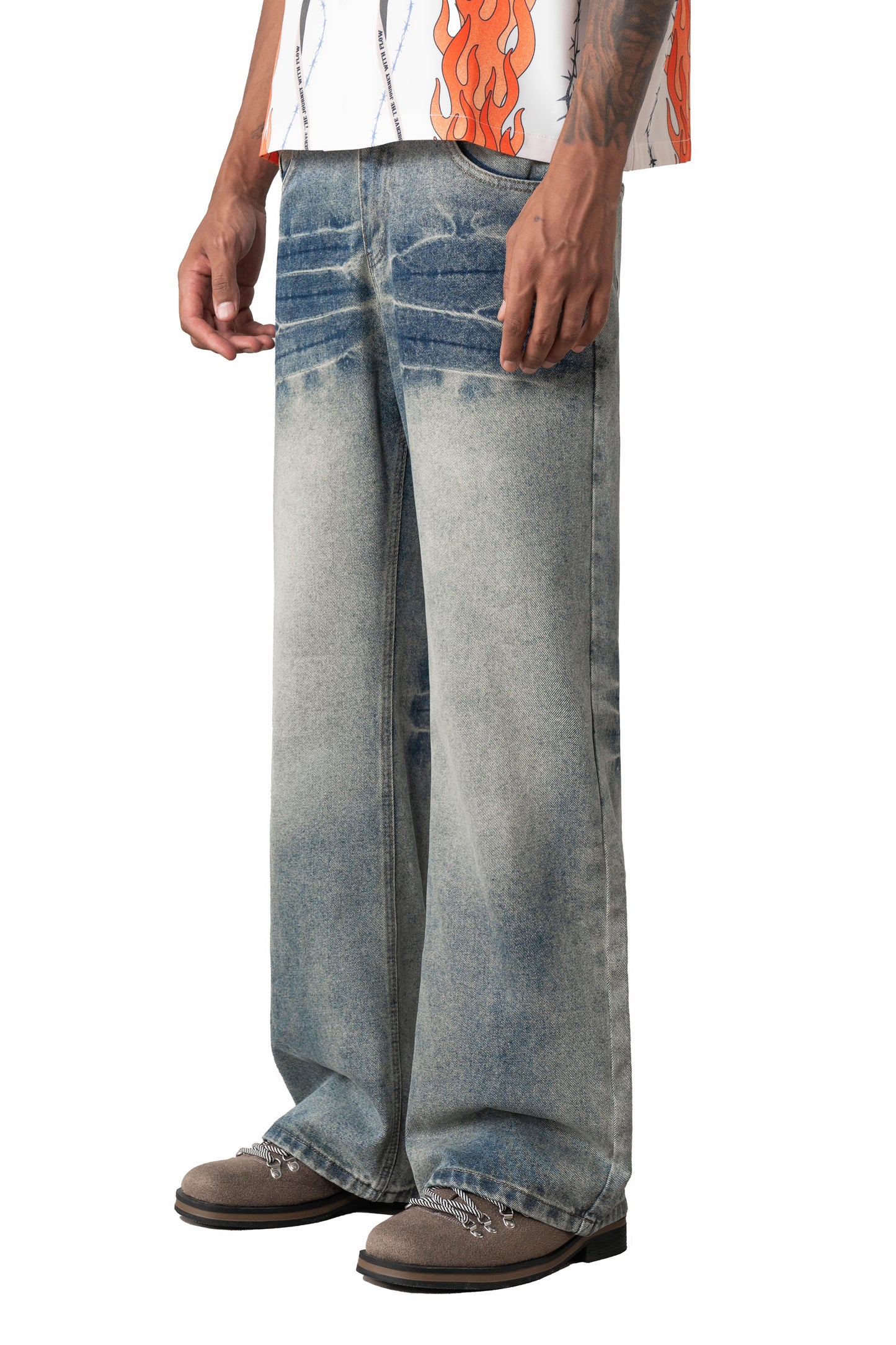 
                  
                    Curved Drip Washed Jeans Blue【M26-16BL】
                  
                