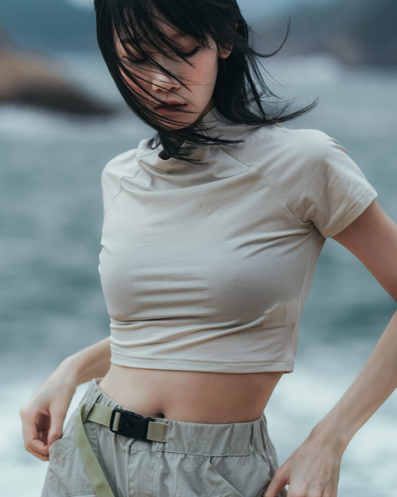 
                  
                    octo gambol x sense Zip Cropped Top Cream【S25-OS-WT1CM】
                  
                