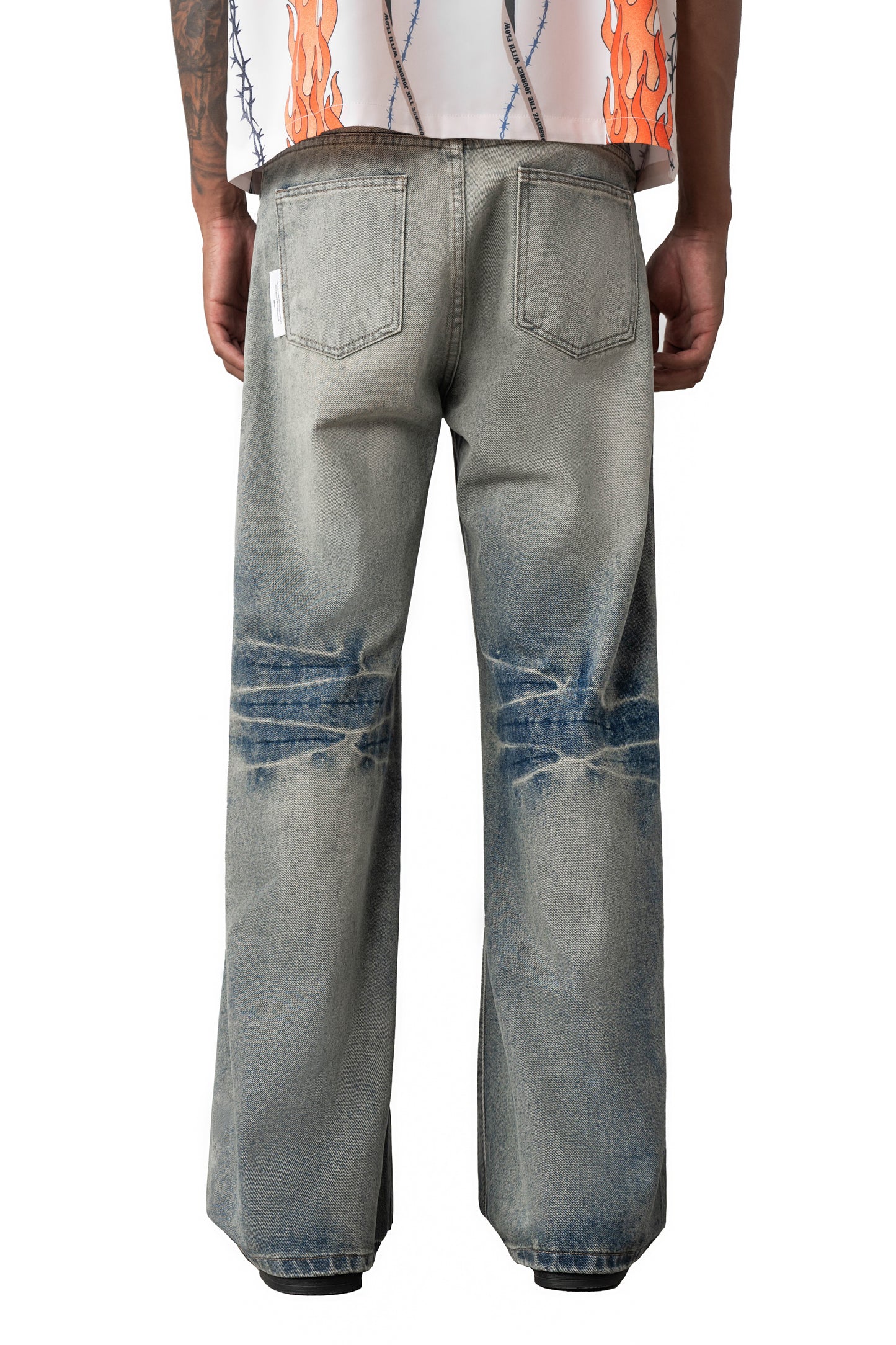 
                  
                    Curved Drip Washed Jeans Blue【M26-16BL】
                  
                
