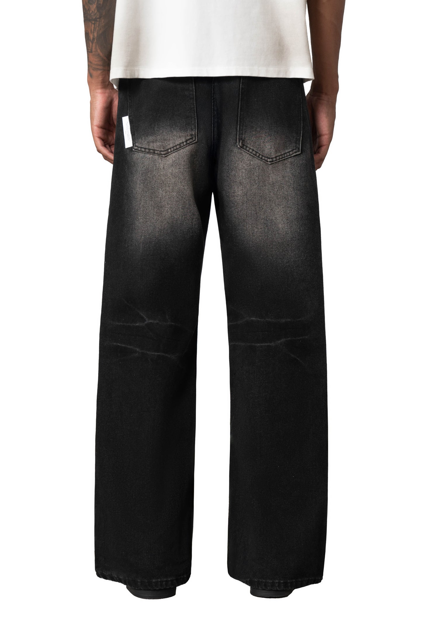 
                  
                    Curved Drip Washed Jeans Coal Black【M26-16CB】
                  
                