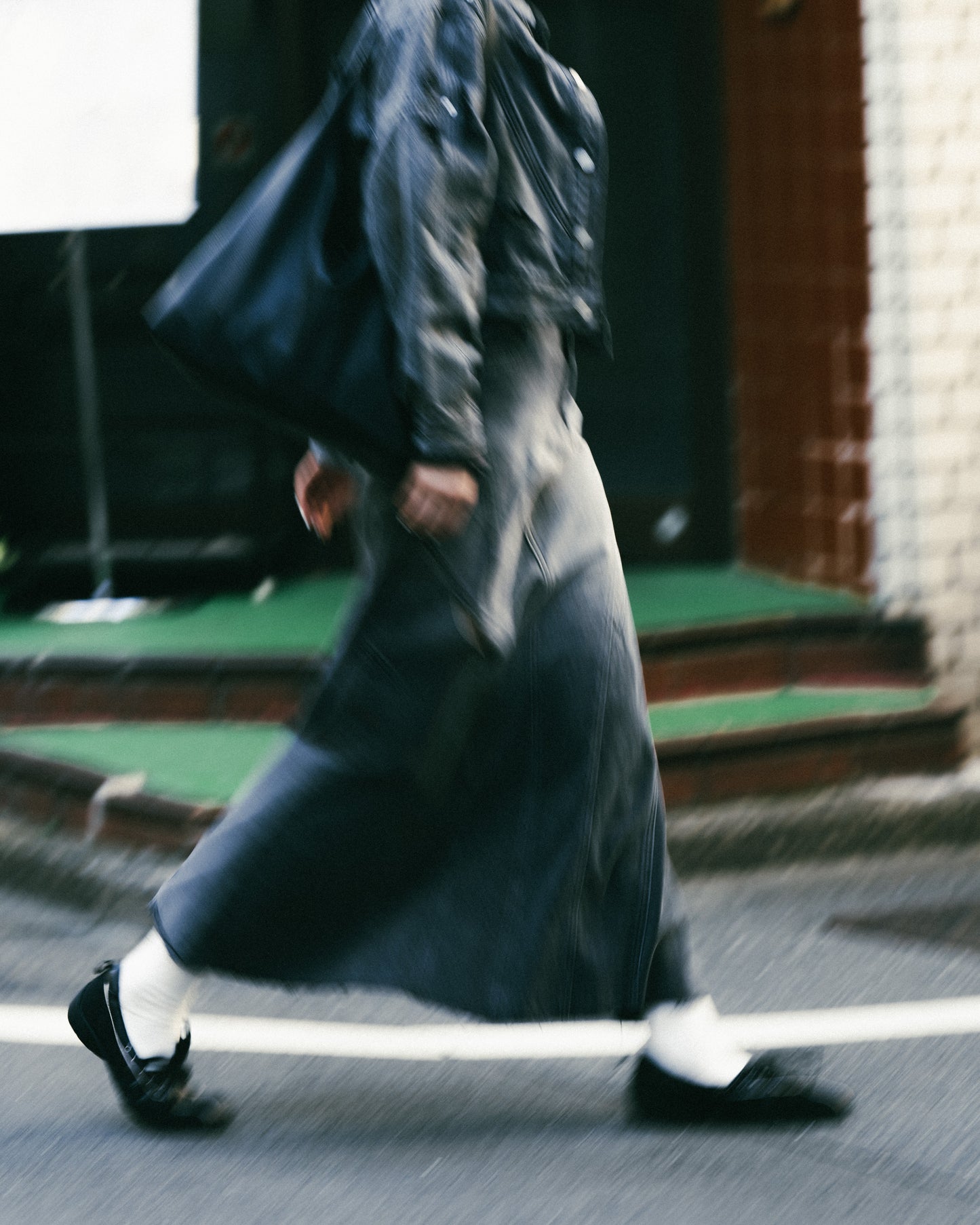 
                  
                    Twist Hole Denim Mermaid Skirt Charcoal【L24-56CH】
                  
                