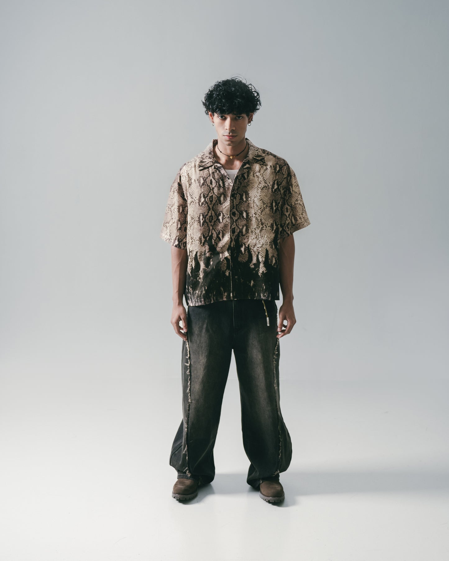 
                  
                    Twist Seam Baggy Denim Jeans Charcoal【L25-05CH】
                  
                