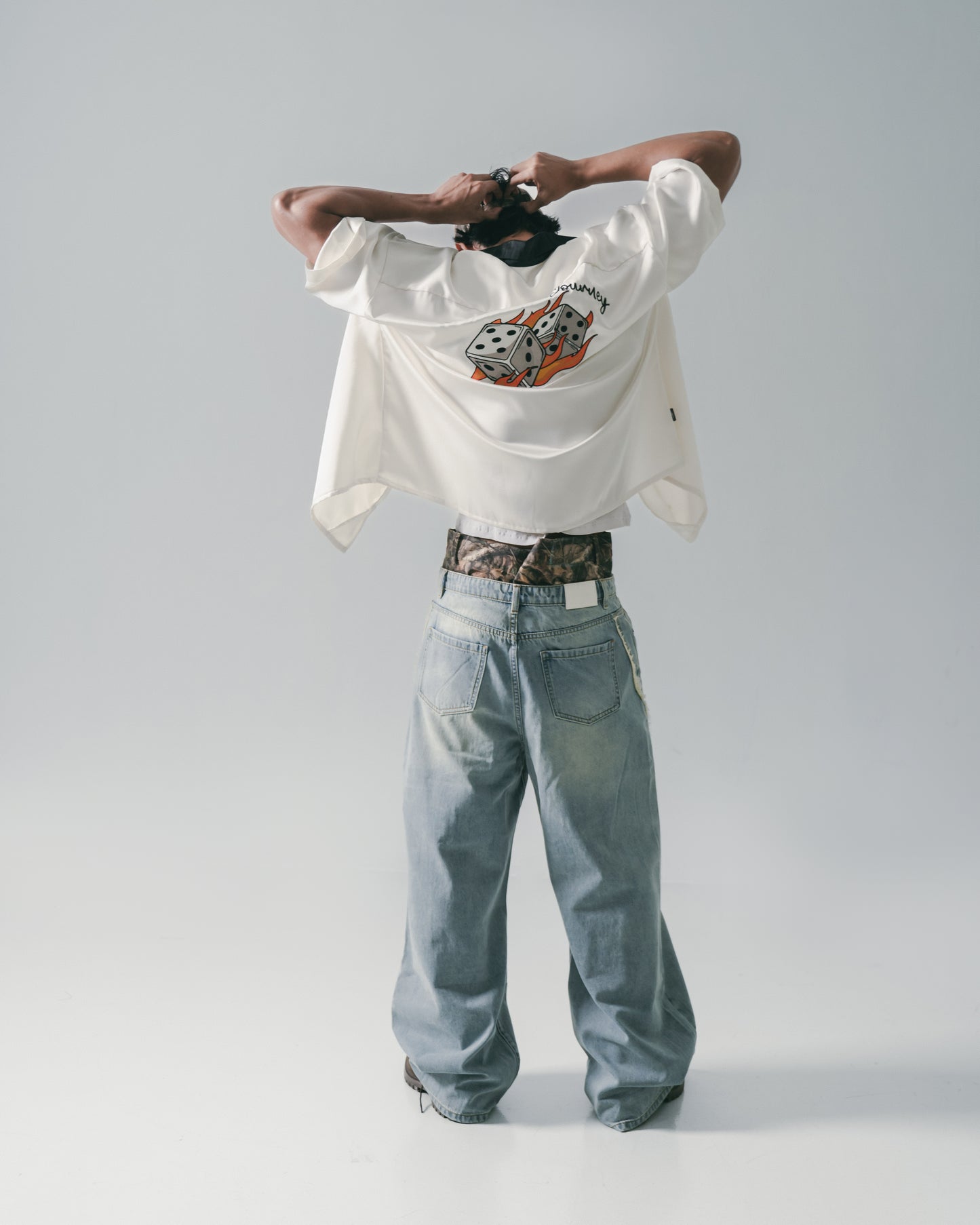 
                  
                    Twist Seam Baggy Denim Jeans Light Indigo【L25-05LI】
                  
                