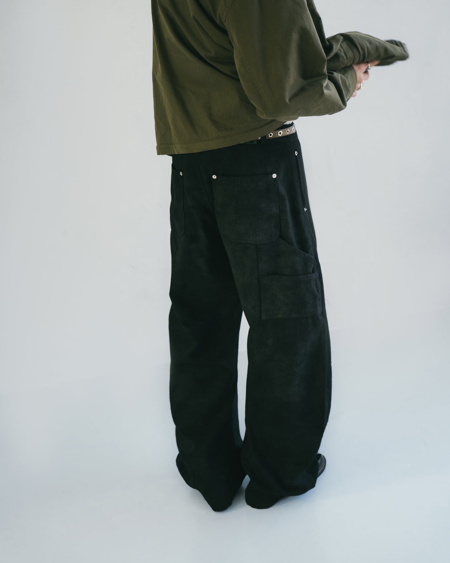 
                  
                    Curved Leg Trousers Dull Black【M25-30DB】
                  
                