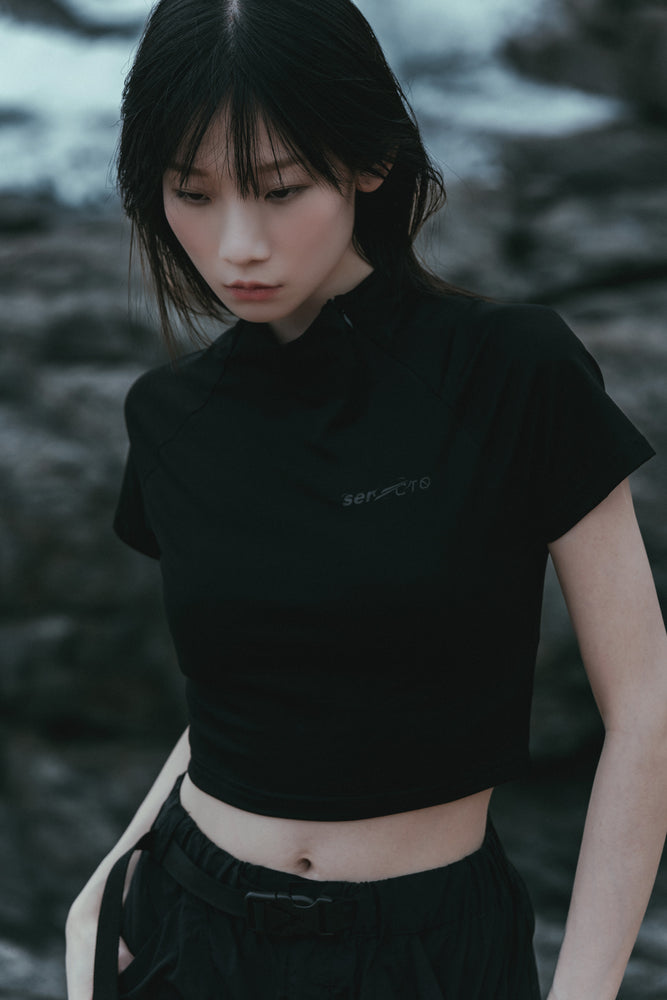 
                  
                    octo gambol x sense Zip Cropped Top Black【S25-OS-WT1BK】
                  
                