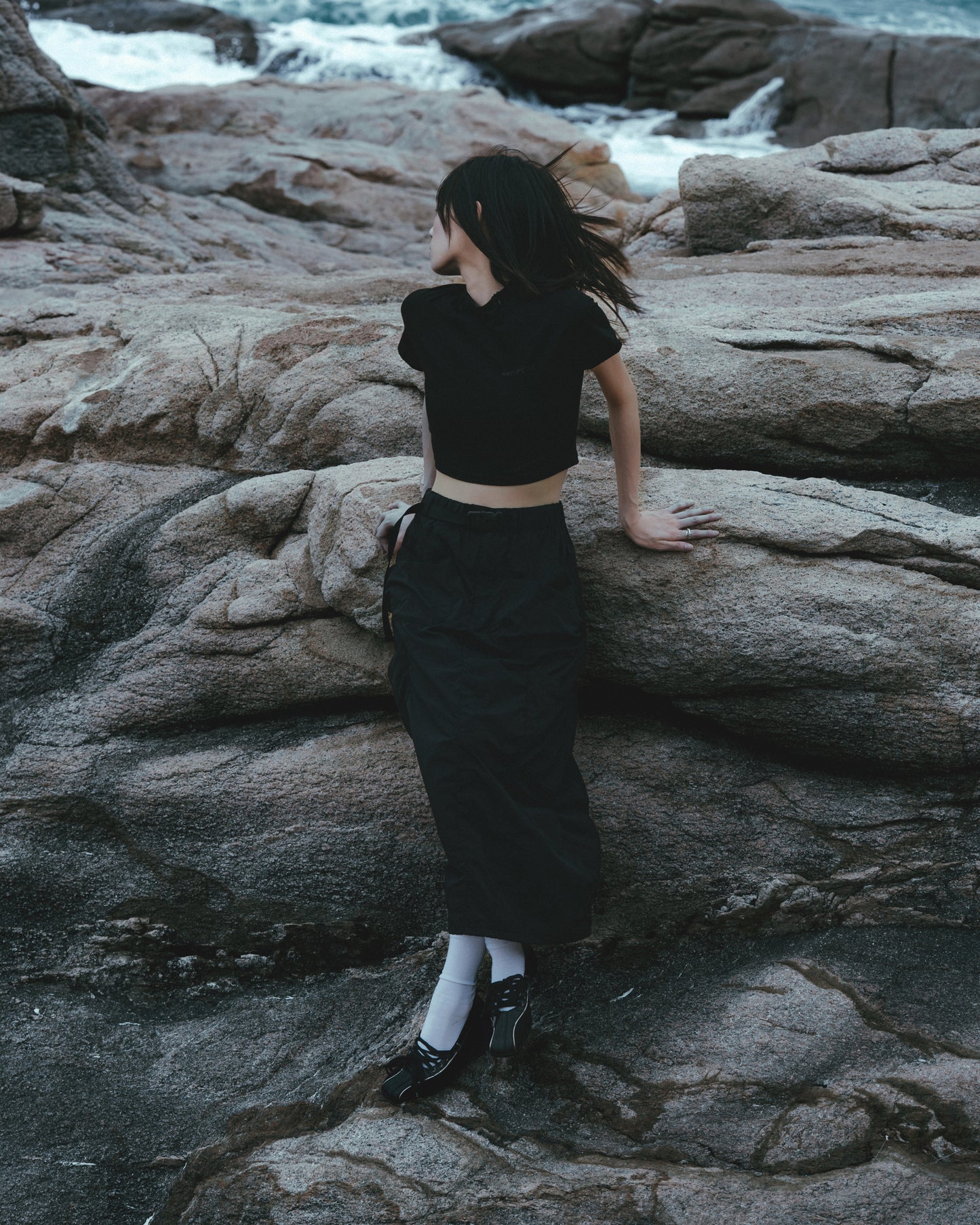 
                  
                    octo gambol x sense Zip Cropped Top Black【S25-OS-WT1BK】
                  
                