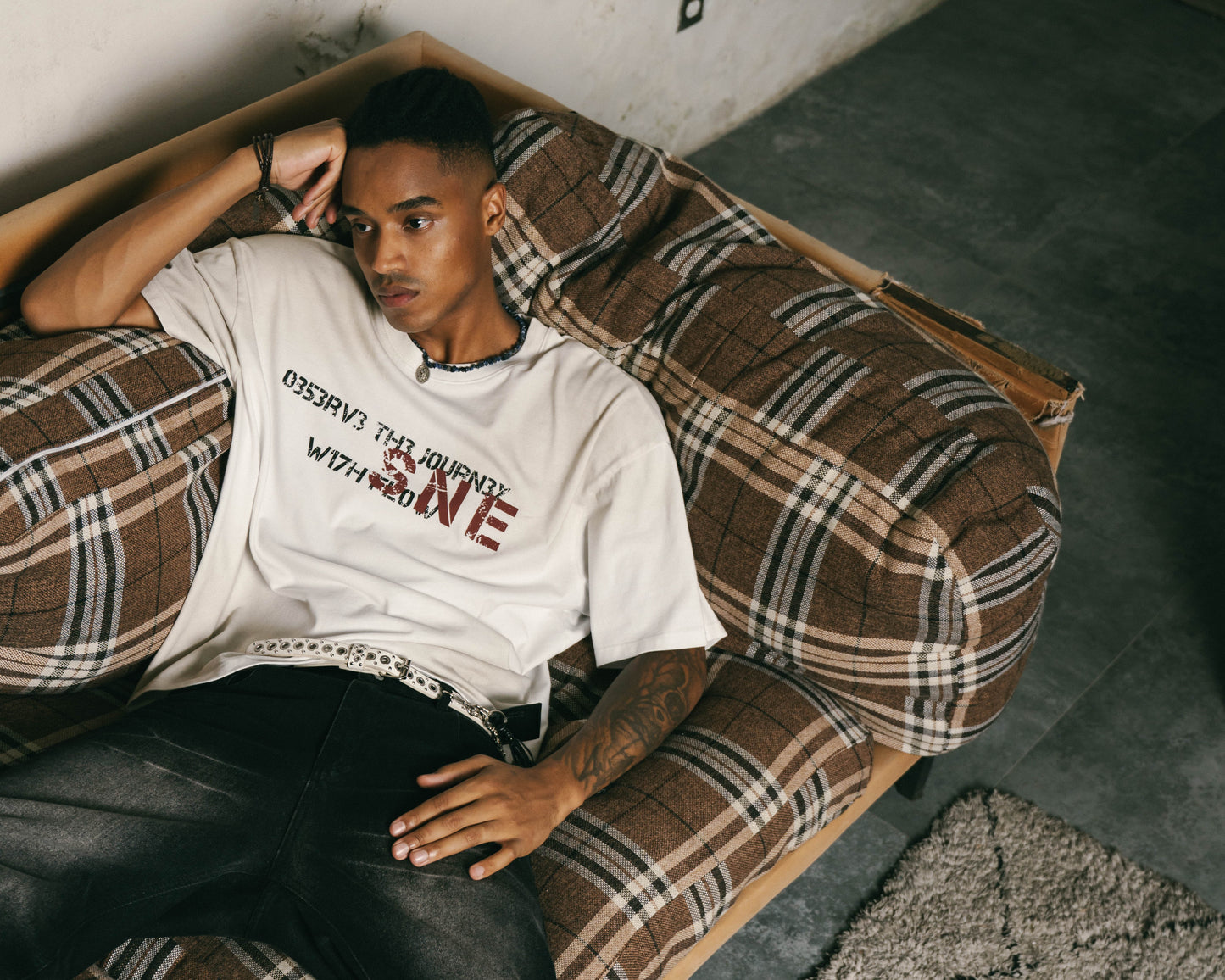 
                  
                    Washed Fade Slogan SS White【M26-T09WH】
                  
                