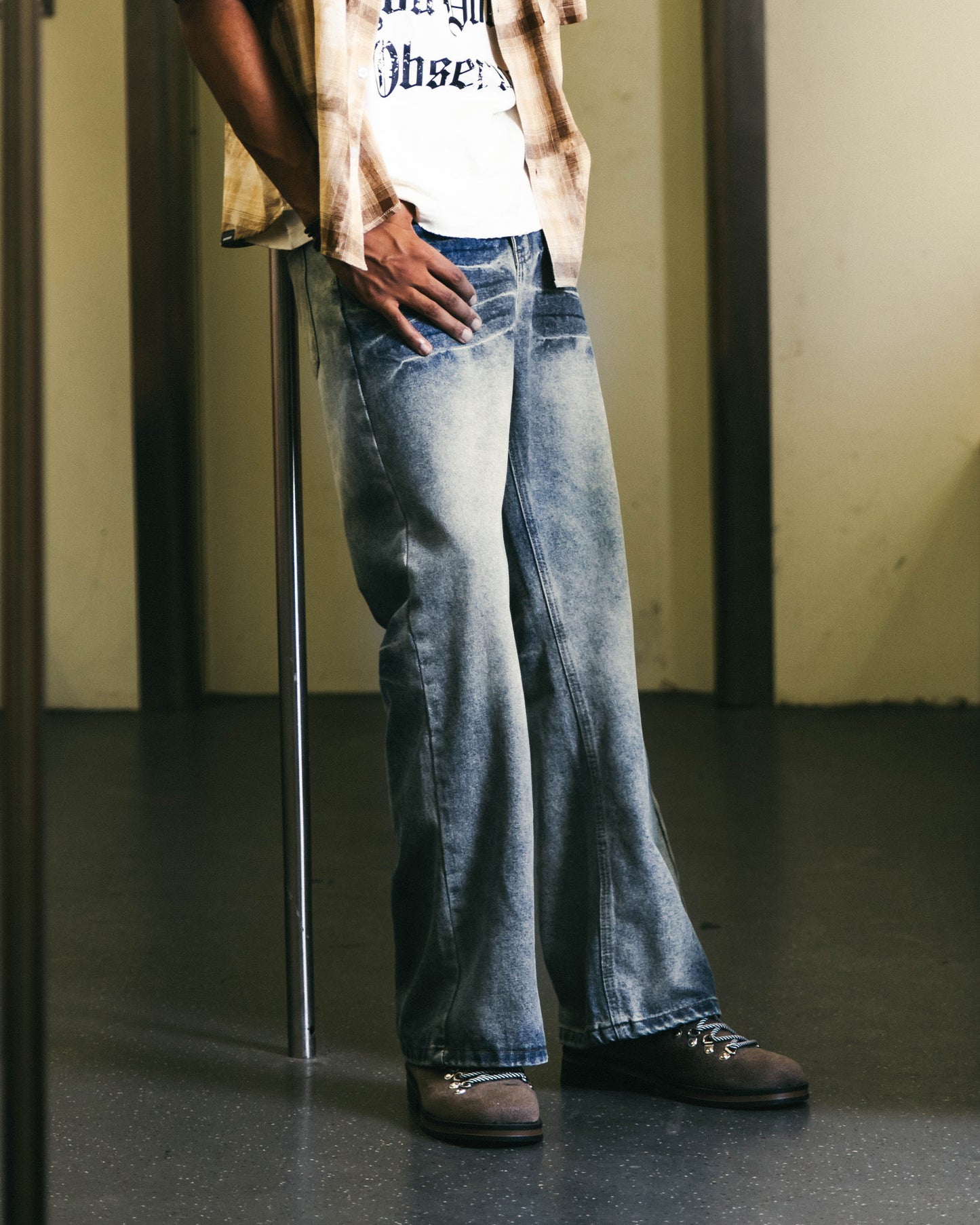 
                  
                    Curved Drip Washed Jeans Blue【M26-16BL】
                  
                