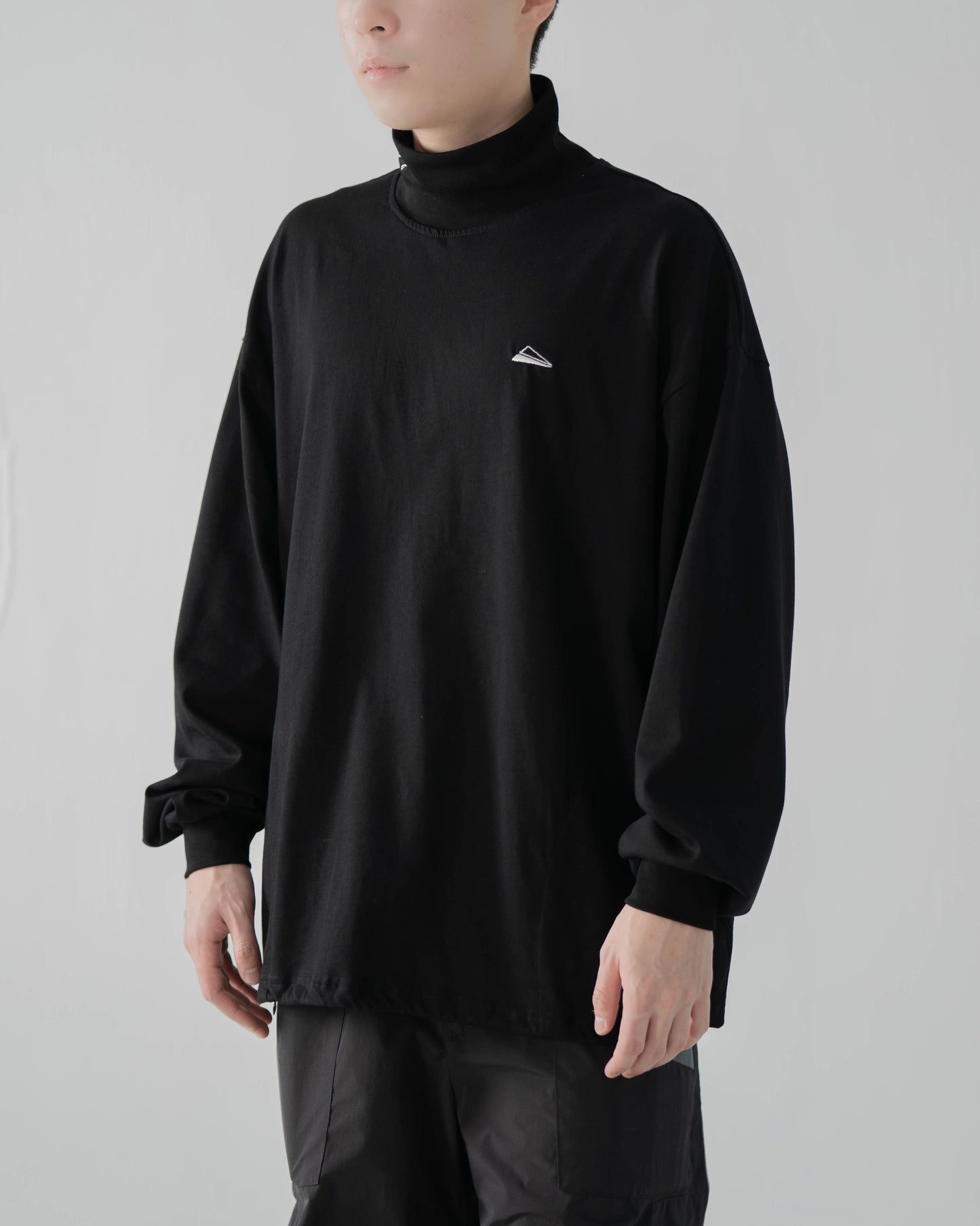 
                  
                    Mockneck LS Black 【M23-T13BK】
                  
                