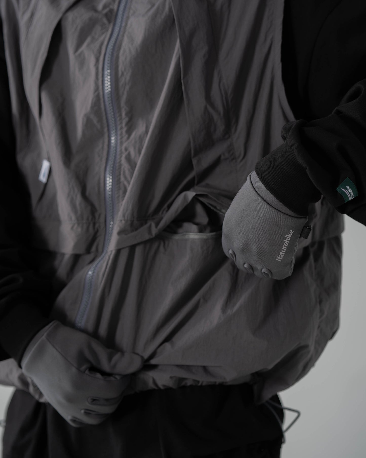 
                  
                    Tech Multi Vest Space Grey【M23-22SG】
                  
                