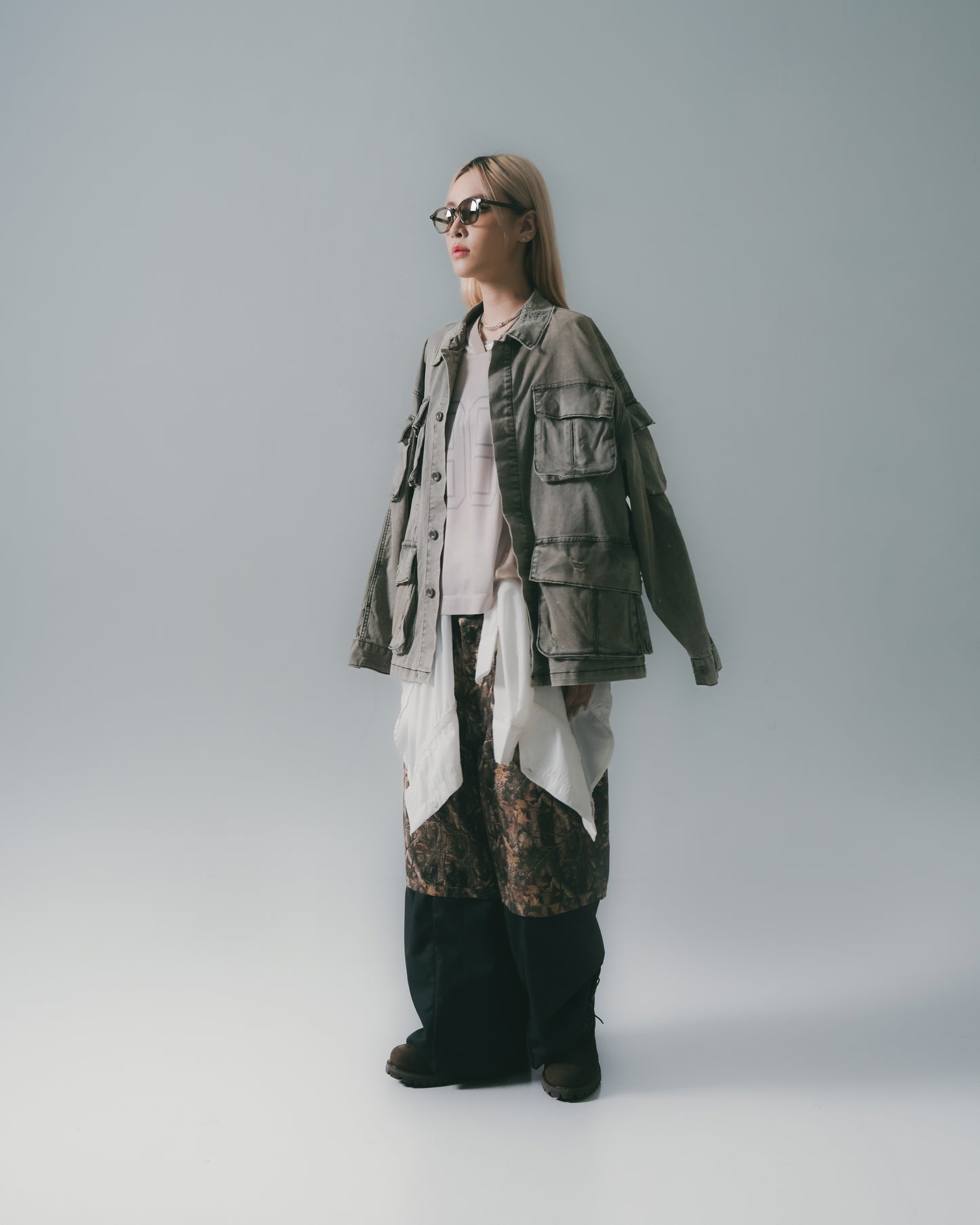 
                  
                    Football Mesh Oversize T-Shirts Beige【L25-T01BE】
                  
                