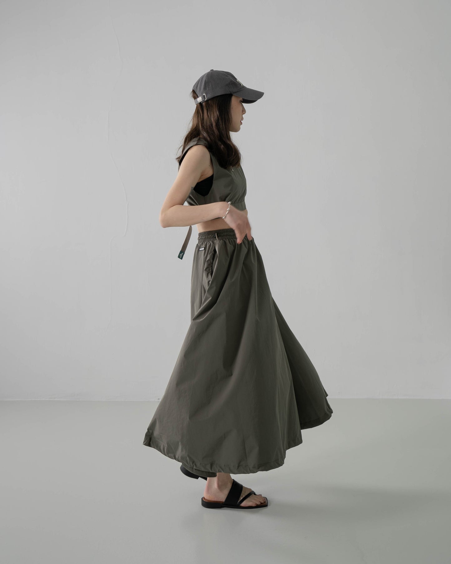 
                  
                    Sporty Nylon Full Skirts Olive【L23-12OL】
                  
                