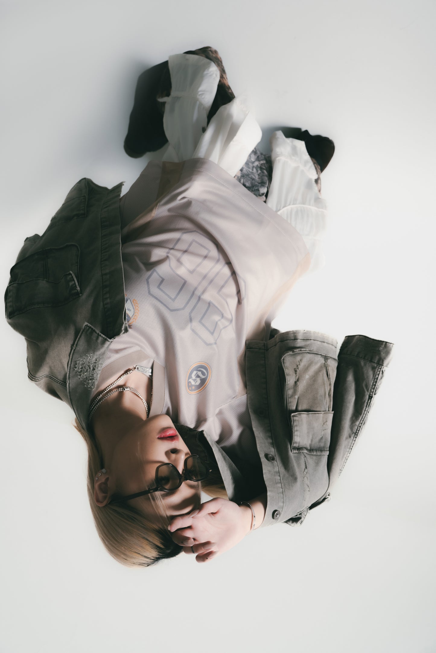
                  
                    Football Mesh Oversize T-Shirts Beige【L25-T01BE】
                  
                