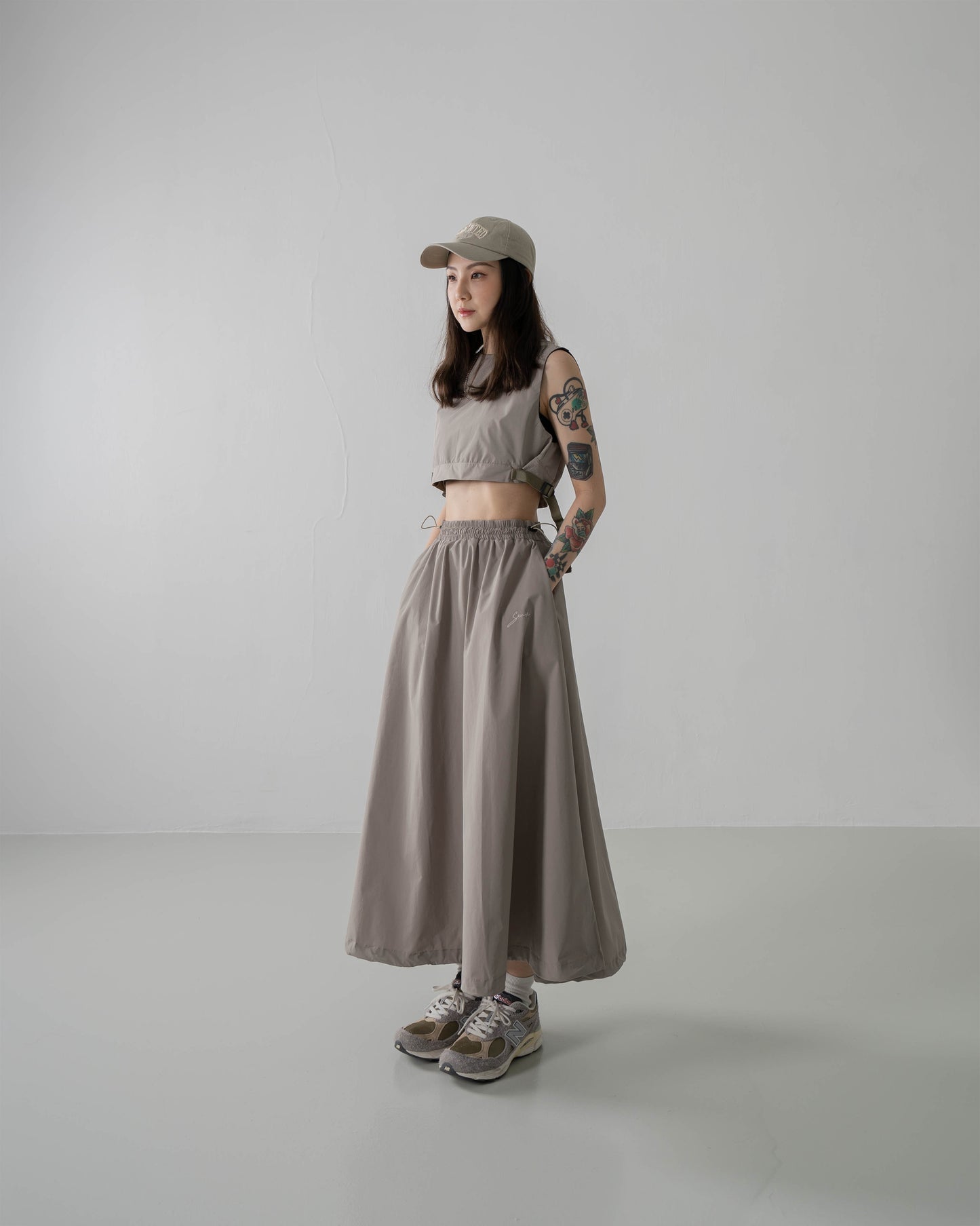 
                  
                    Sporty Nylon Full Skirts Khaki【L23-12KA】
                  
                
