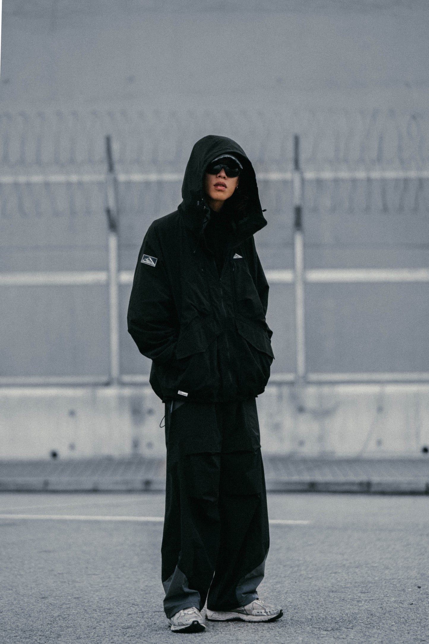 
                  
                    Tech Windbreaker Jacket Black【M22-32BK】
                  
                