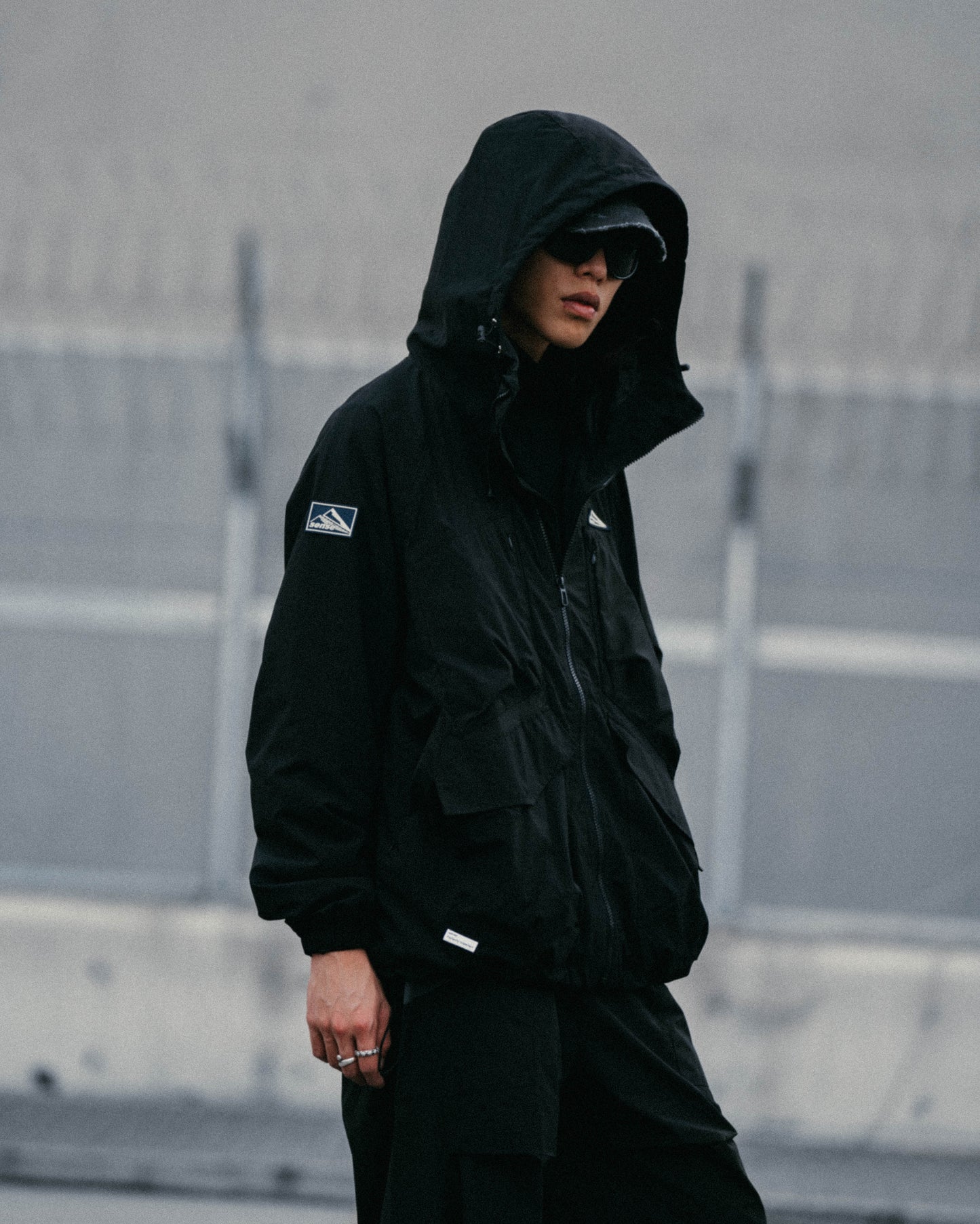
                  
                    Tech Windbreaker Jacket Black【M22-32BK】
                  
                