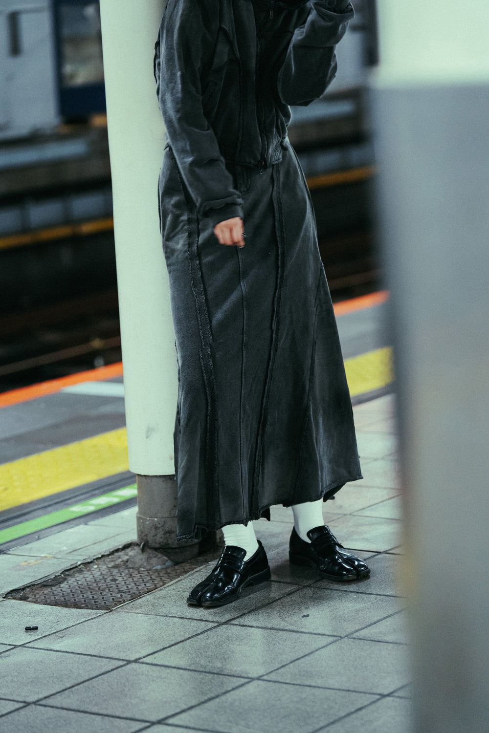 Mermaid Slit Sweat Skirt Charcoal【L24-51CH】