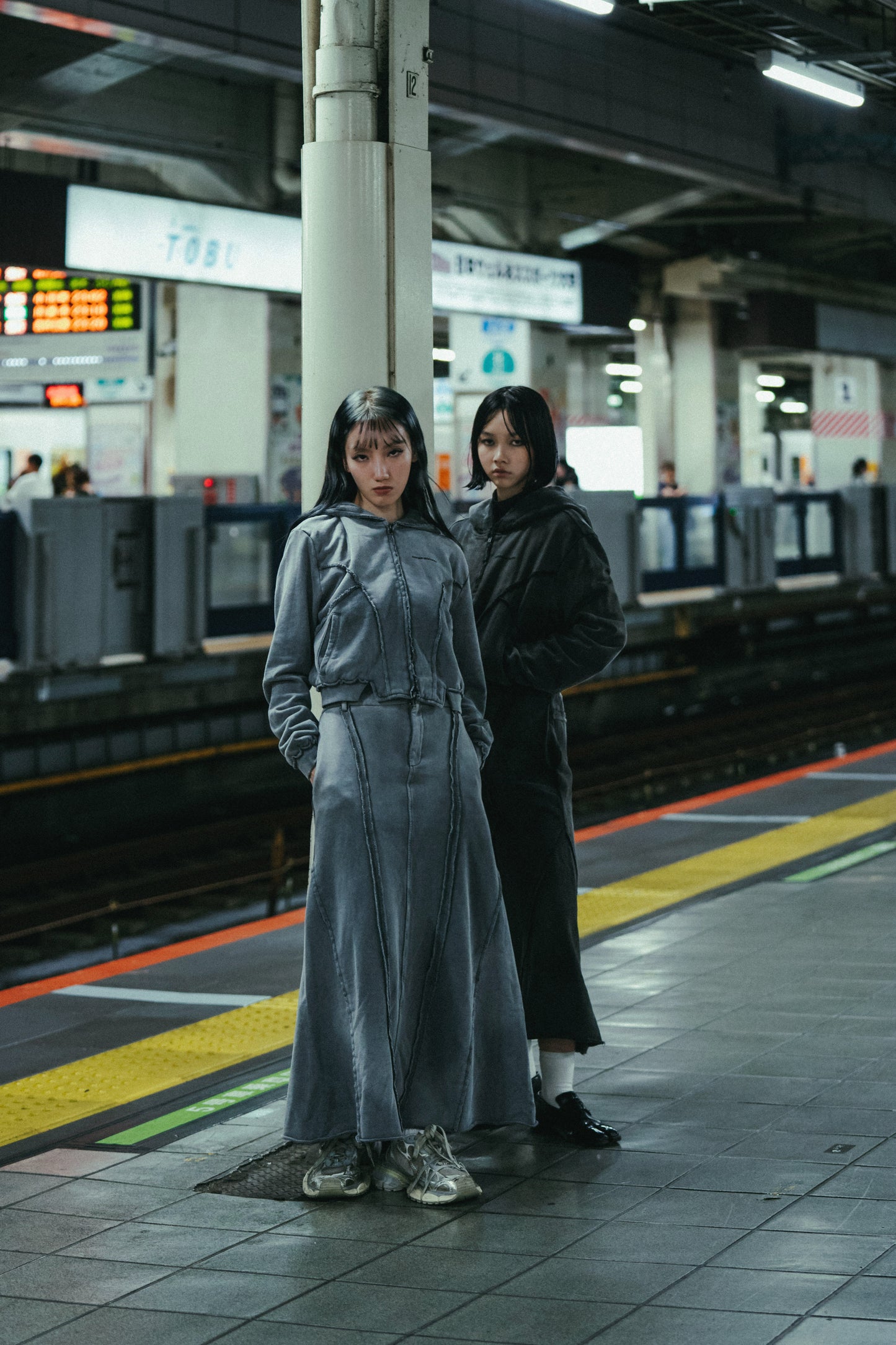
                  
                    Mermaid Slit Sweat Skirt Steel Grey【L24-51SG】
                  
                