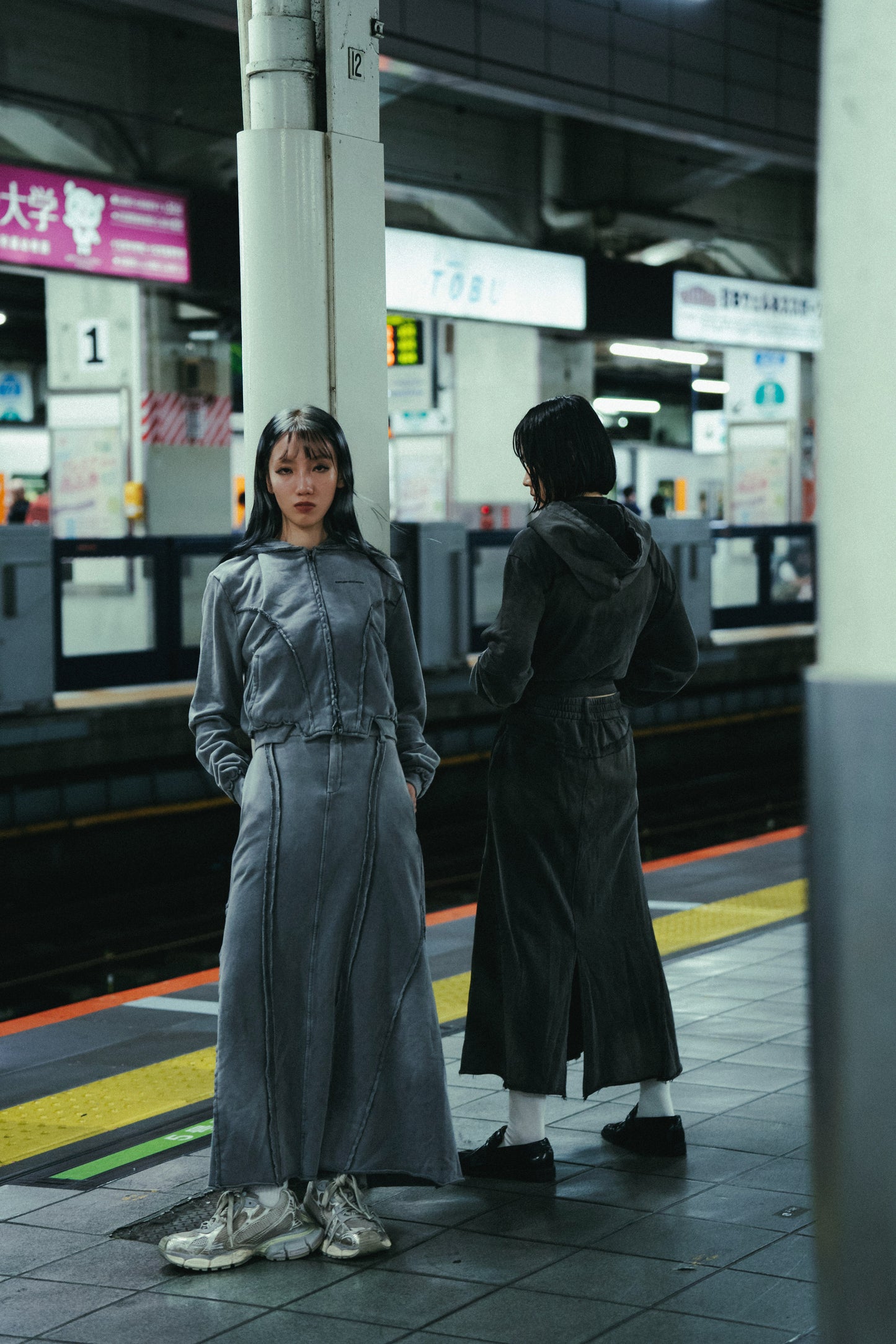
                  
                    Mermaid Slit Sweat Skirt Steel Grey【L24-51SG】
                  
                