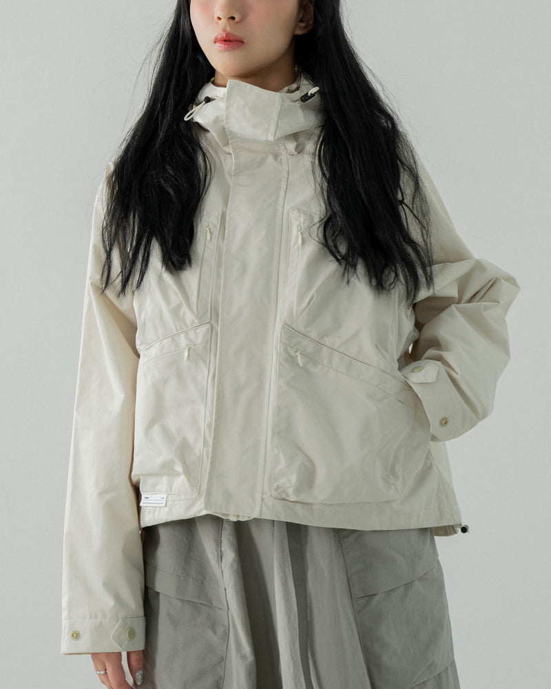 
                  
                    Tech Cropped Windbreaker Cream【L23-33CM】
                  
                