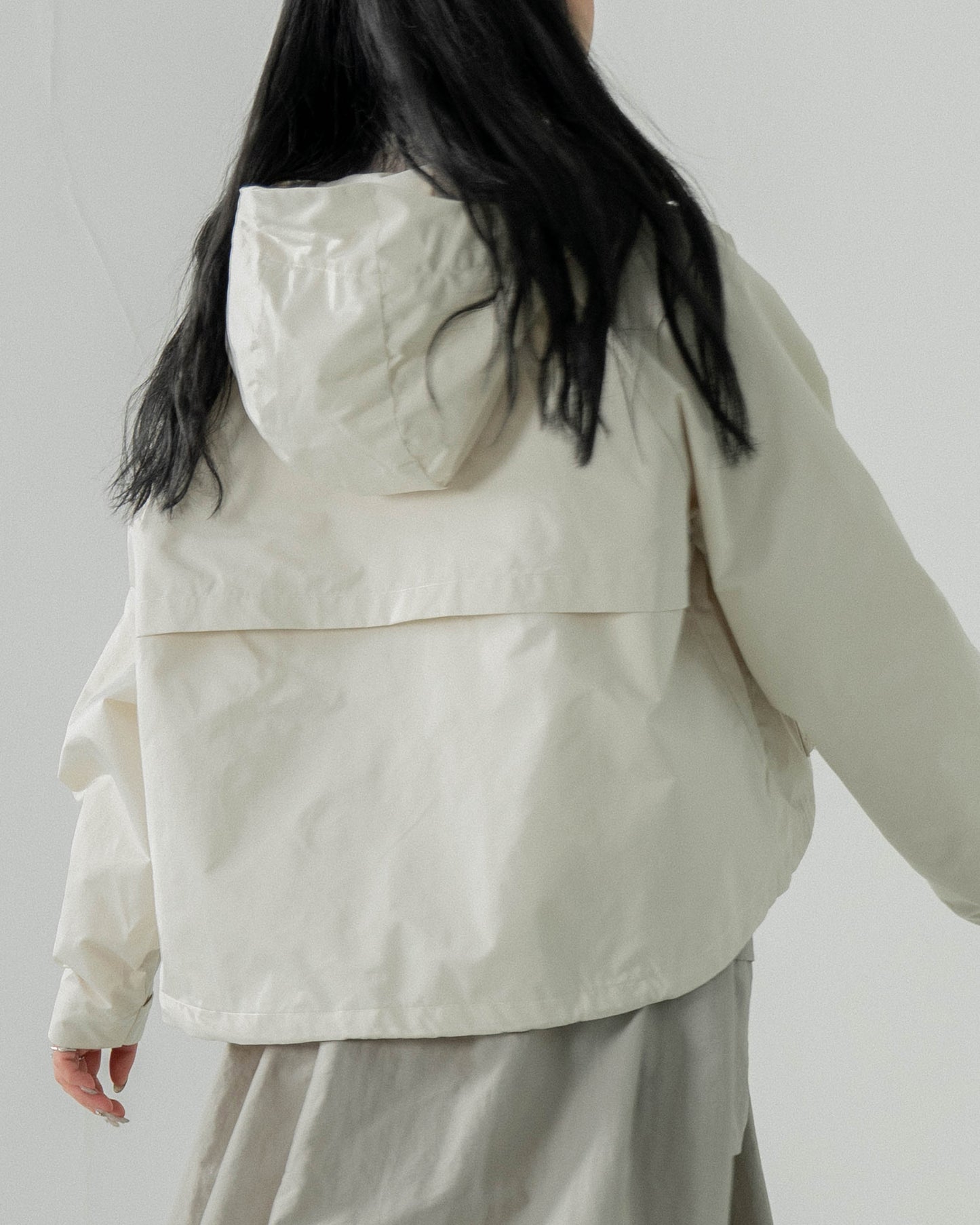 
                  
                    Tech Cropped Windbreaker Cream【L23-33CM】
                  
                