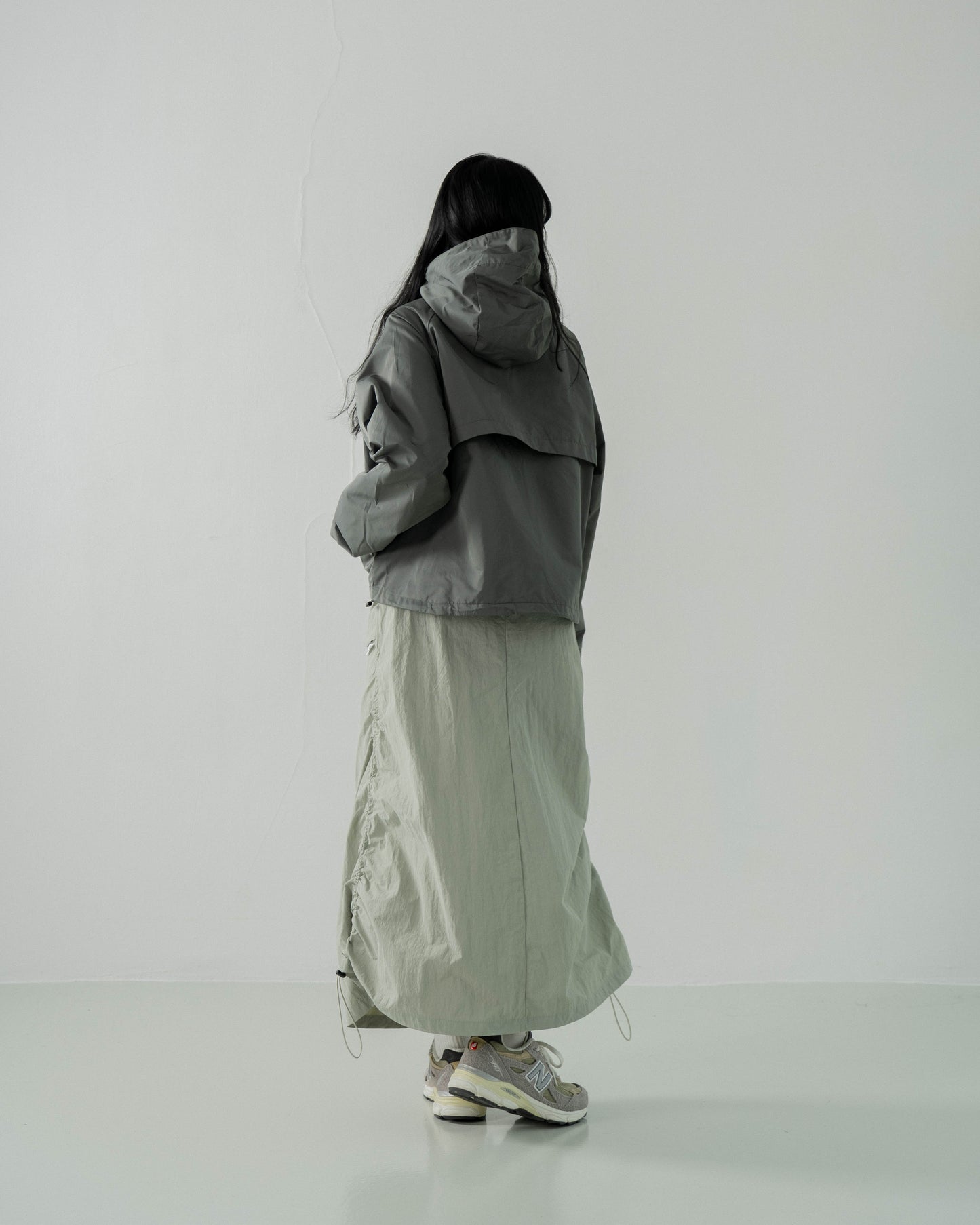 
                  
                    Tech Cropped Windbreaker Grey【L23-33GY】
                  
                