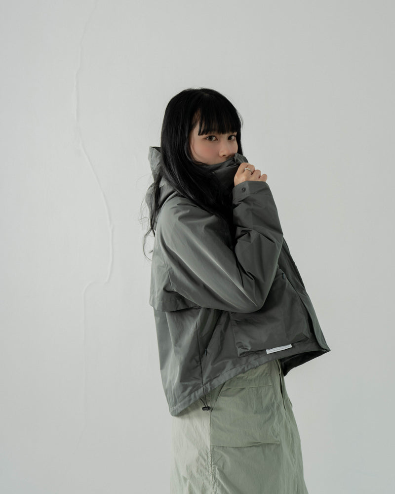 
                  
                    Tech Cropped Windbreaker Grey【L23-33GY】
                  
                