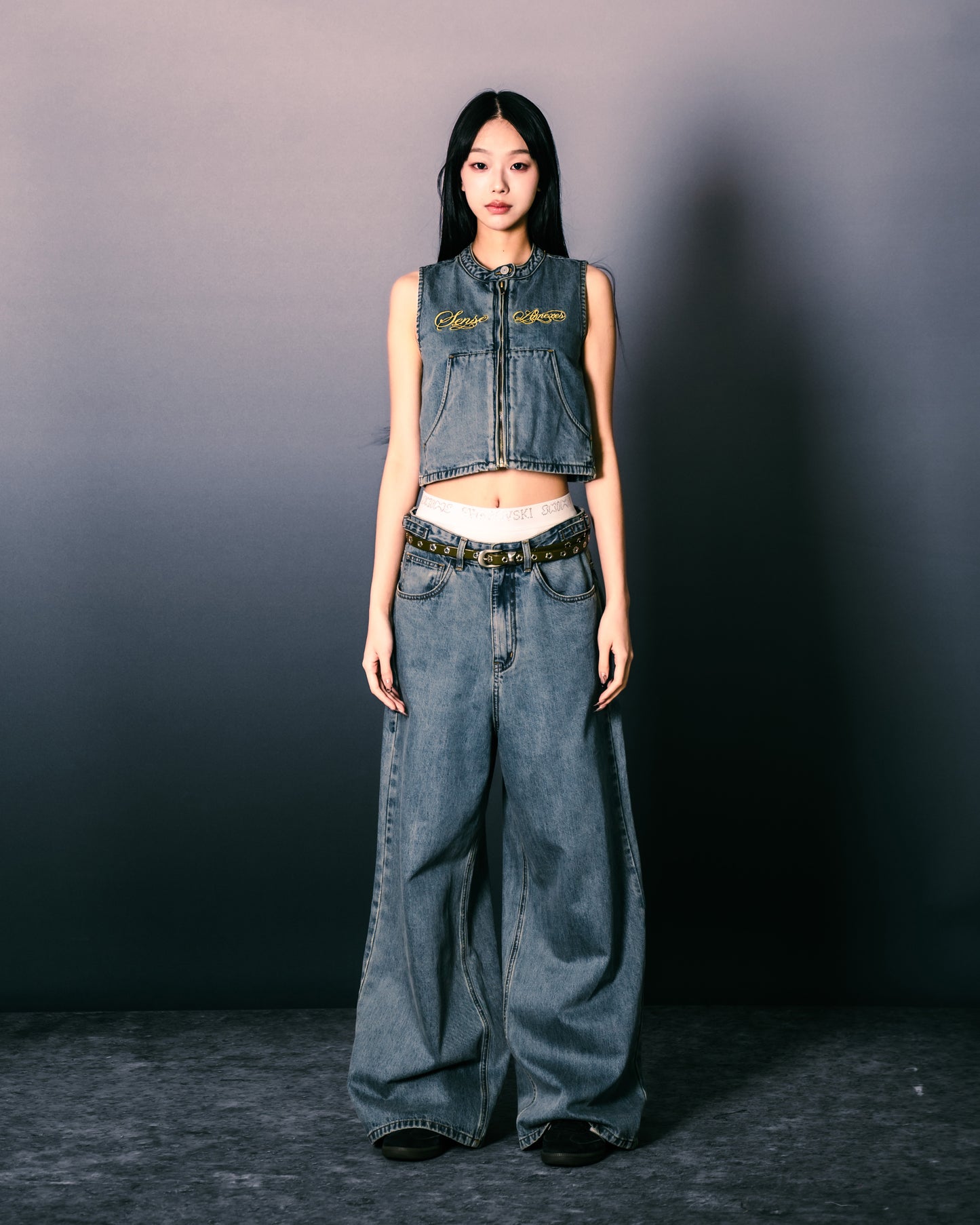 
                  
                    Low-Rise Wide-Leg Jeans Light Indigo【L25-29LI】
                  
                