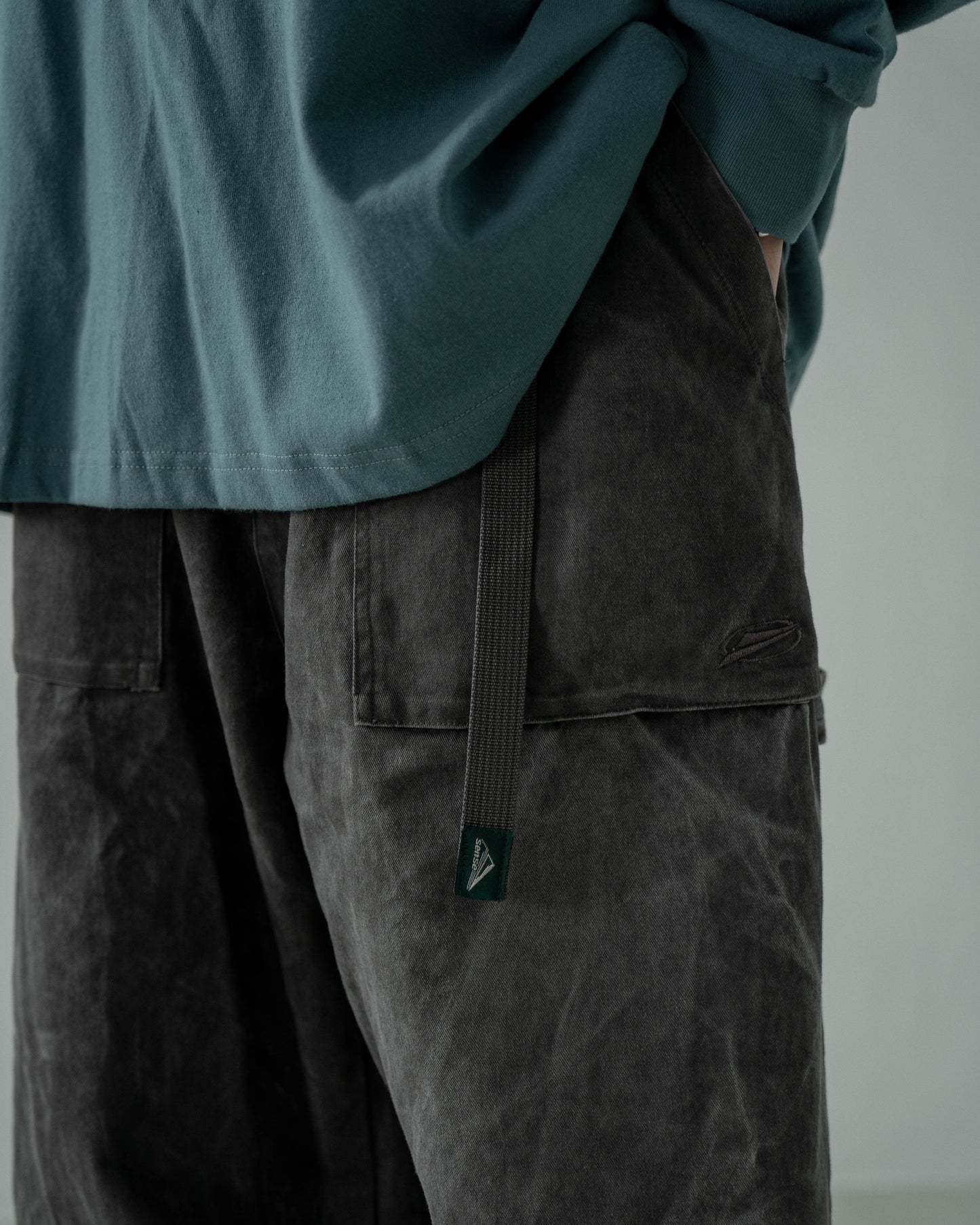 
                  
                    Dusty Washed Trousers Dust Grey【M23-54DG】
                  
                