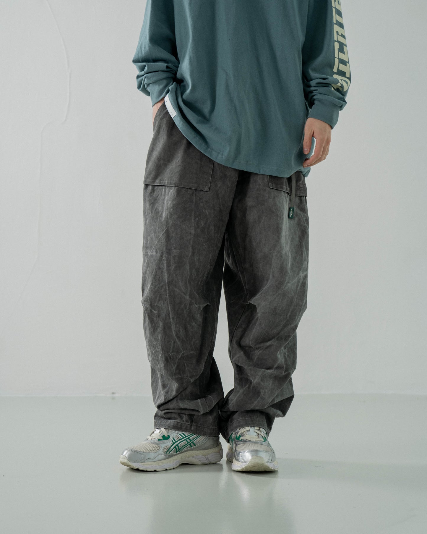 
                  
                    Dusty Washed Trousers Dust Grey【M23-54DG】
                  
                