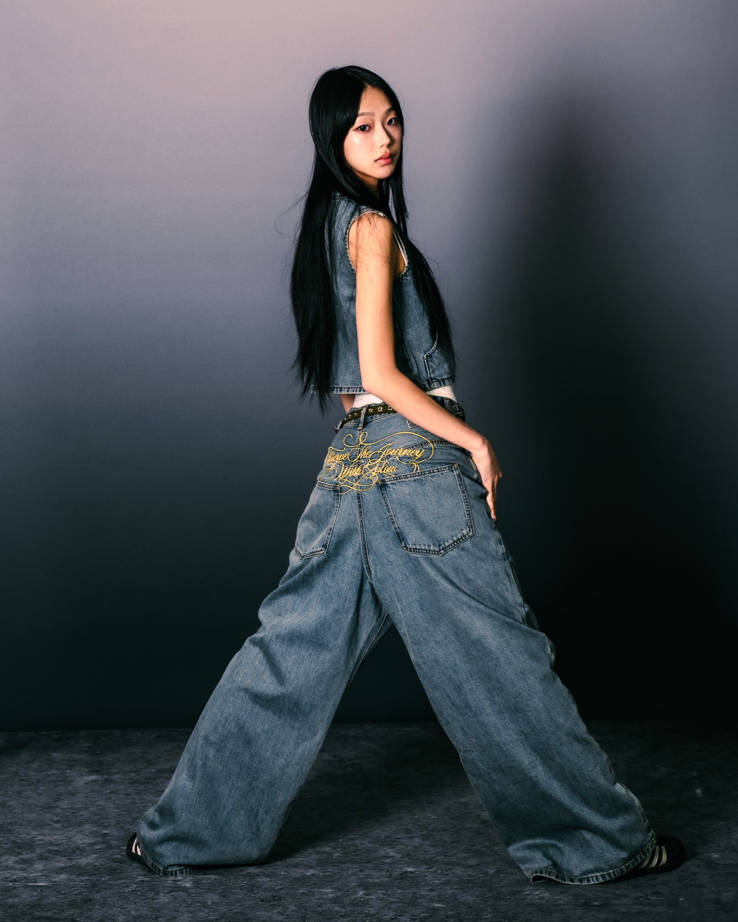 
                  
                    Low-Rise Wide-Leg Jeans Light Indigo【L25-29LI】
                  
                