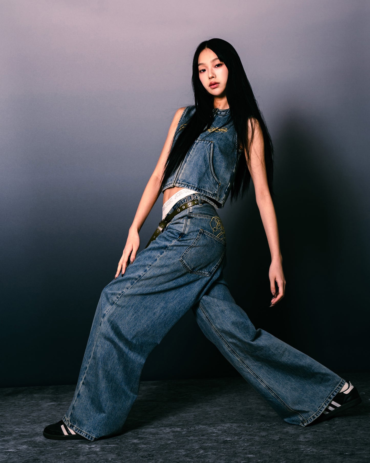 
                  
                    Low-Rise Wide-Leg Jeans Light Indigo【L25-29LI】
                  
                