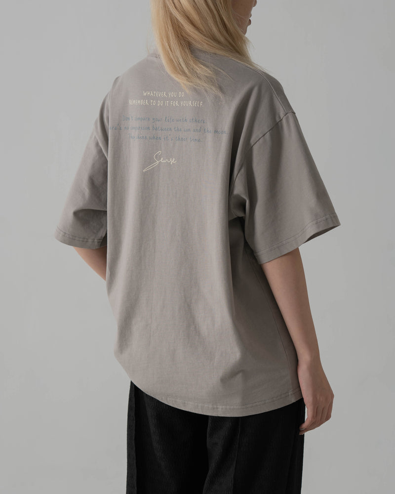 
                  
                    Short Sleeve Print Tee Khaki【L23-T03KA】
                  
                